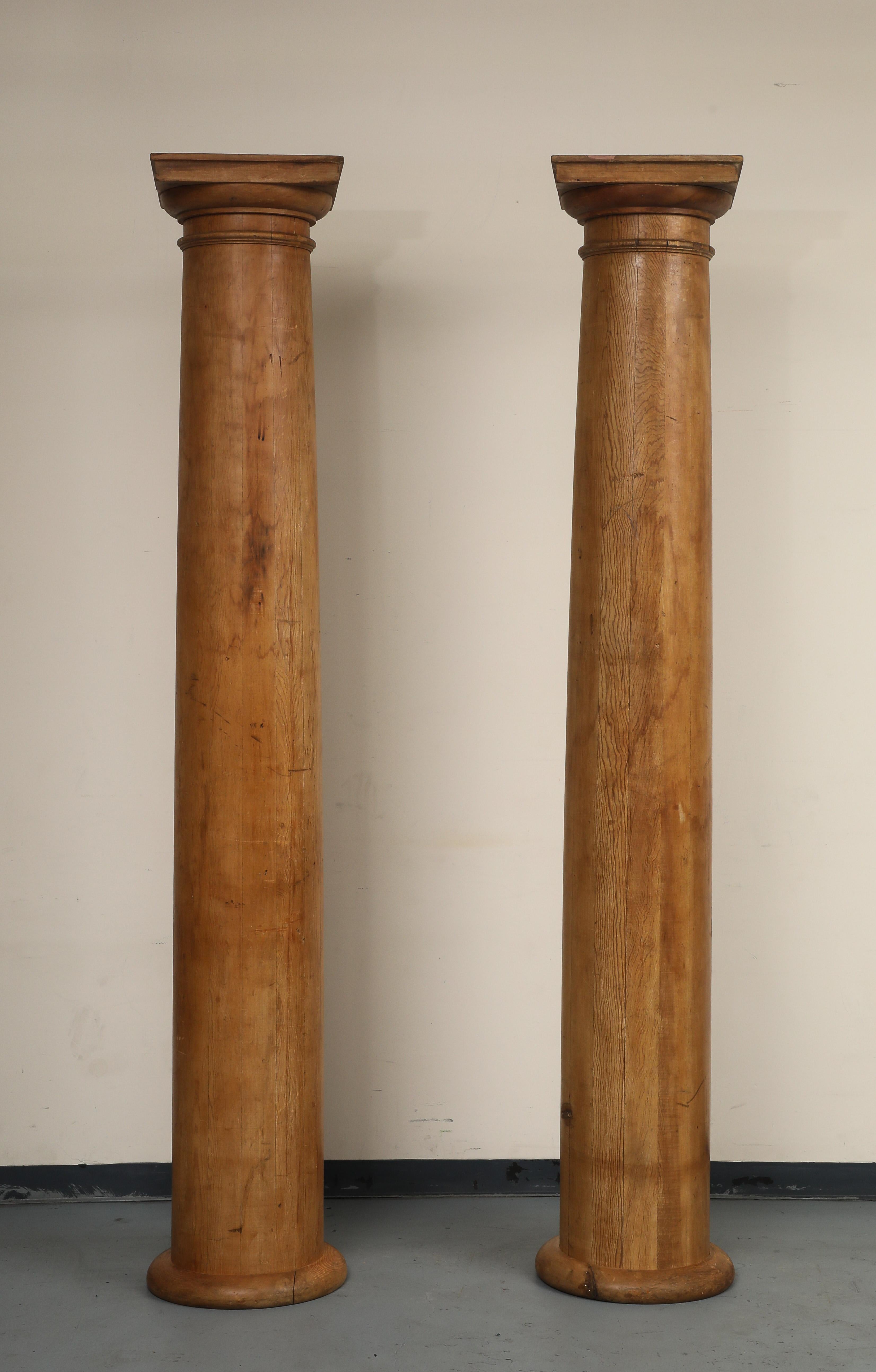 Pair of Tall Fluted Decorative Wood Columns, c. 1930 in vendita 9