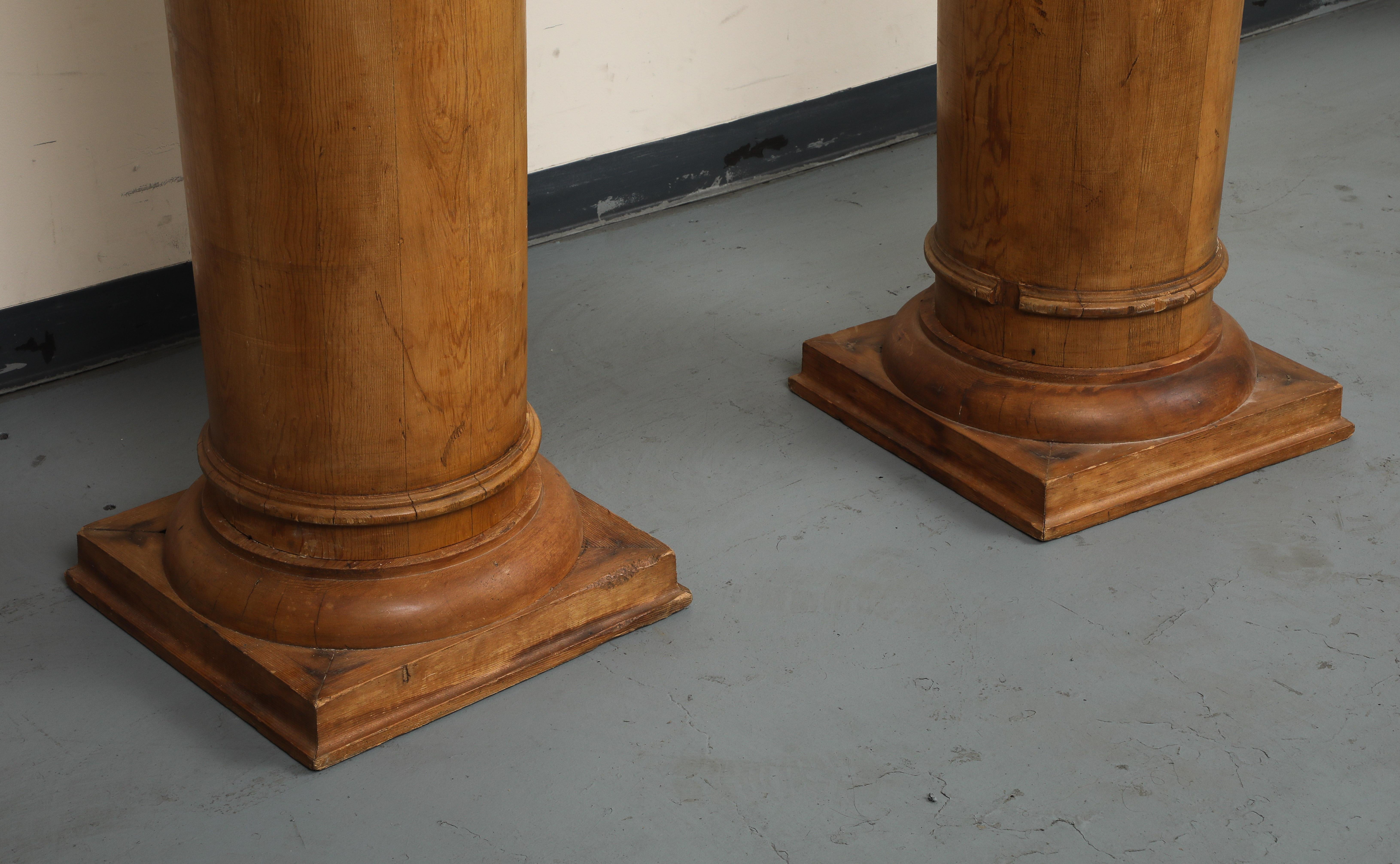 Pino Pair of Tall Fluted Decorative Wood Columns, c. 1930 in vendita