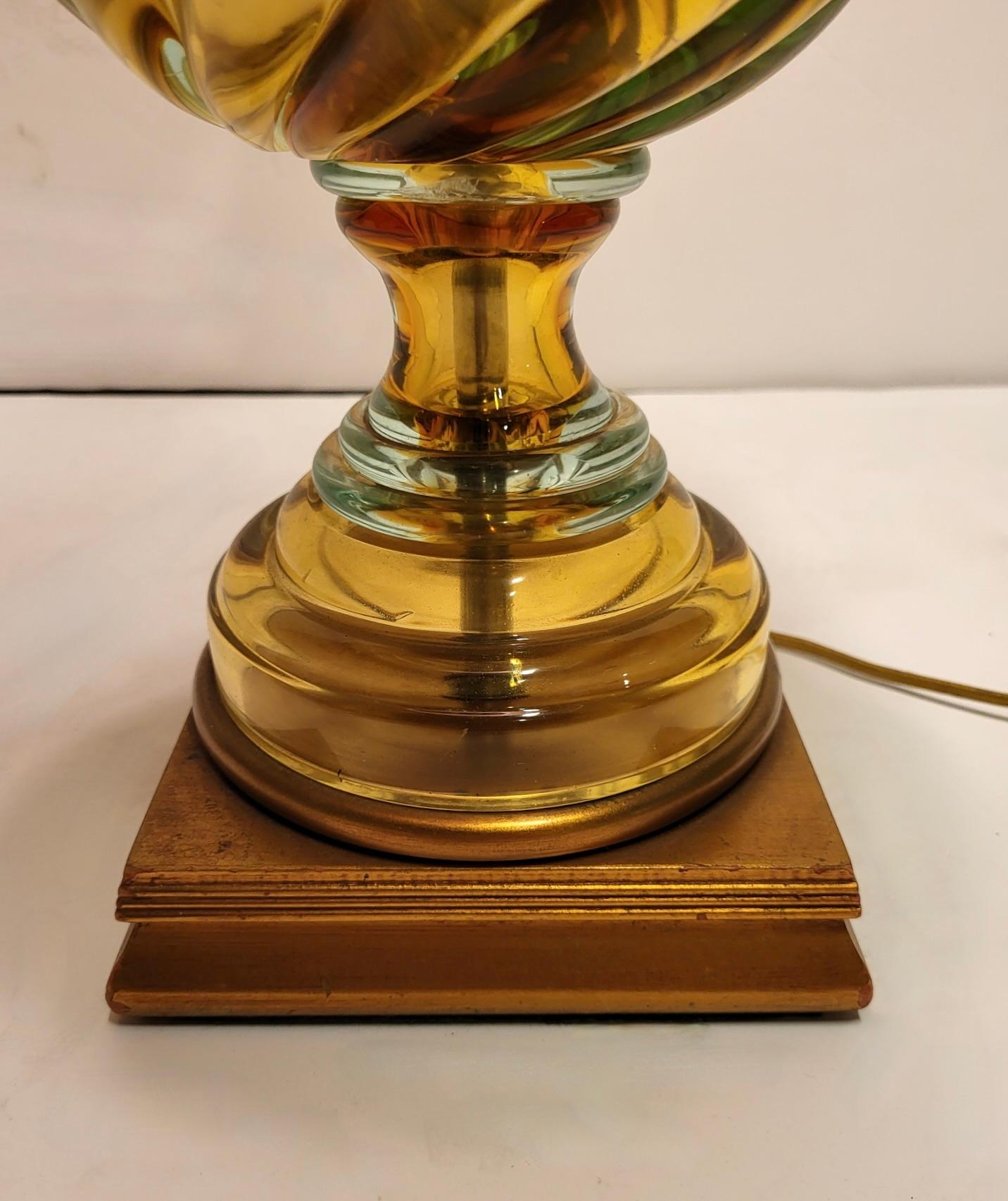 Paire de lampes de bureau hautes en verre, vers 1940 Bon état - En vente à Jersey City, NJ