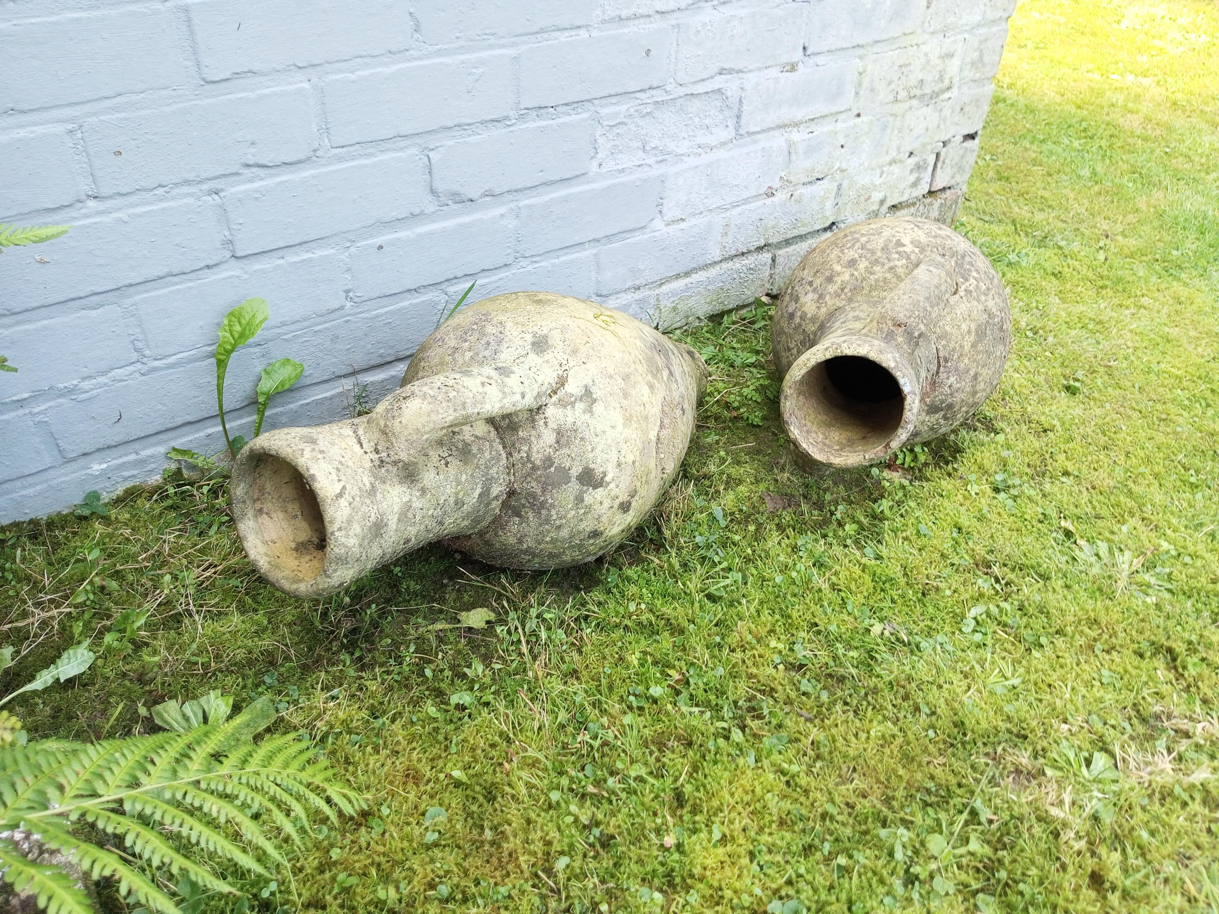 Terre cuite Paire de grands vases jardiniers Amphora en terre cuite de style grec en vente