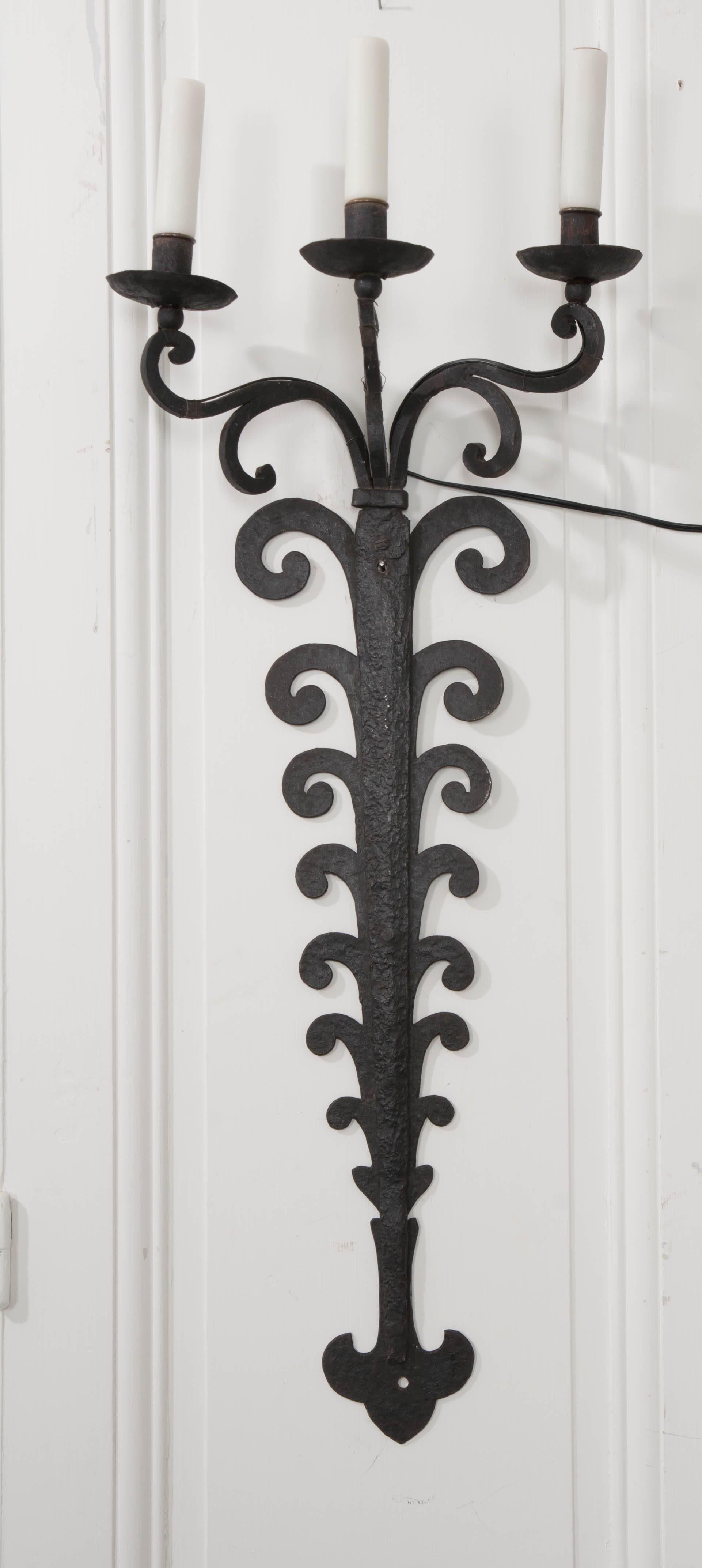 Pair of Tall Late 18th Century European Iron Sconces In Good Condition In Baton Rouge, LA