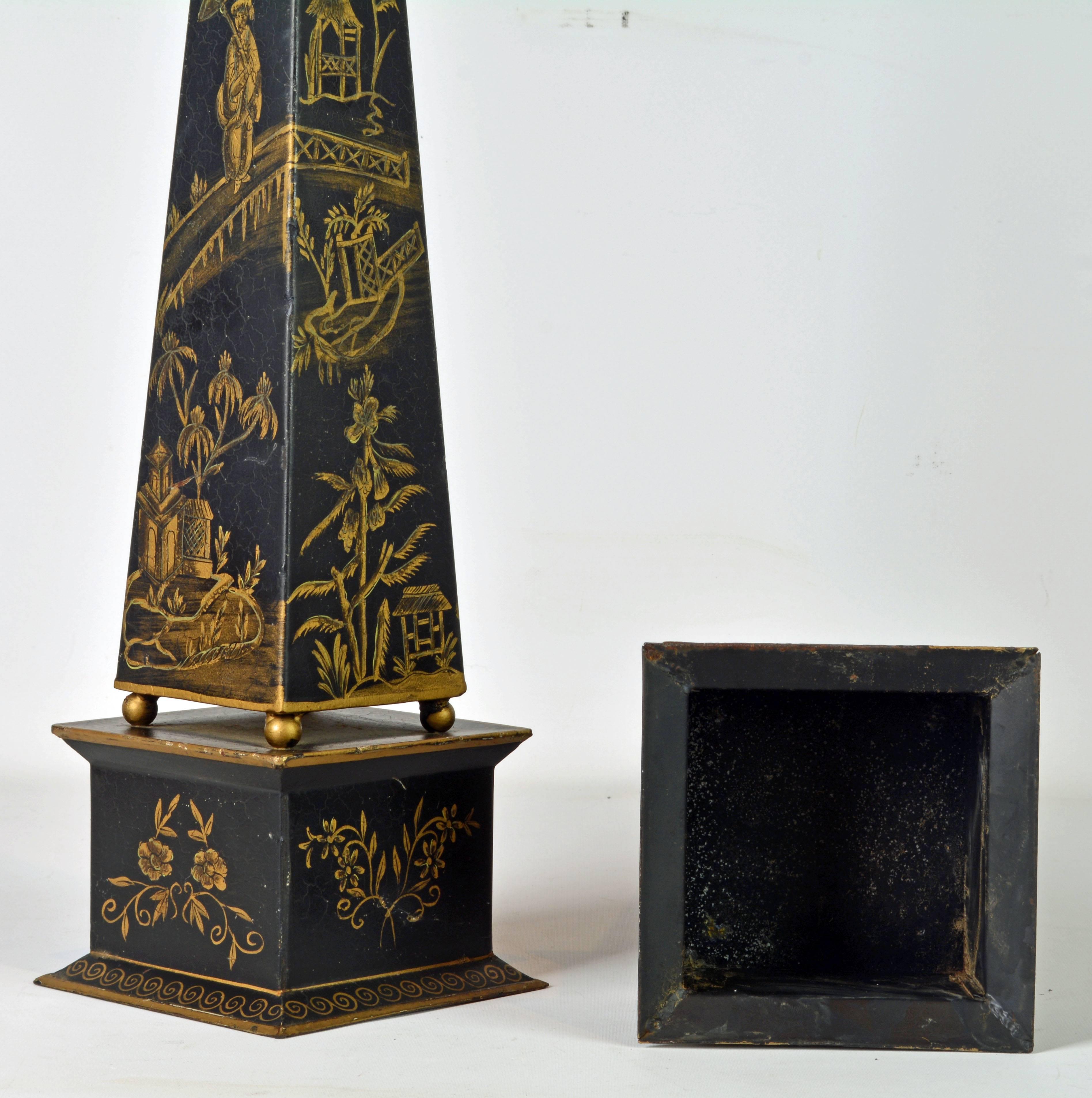 Pair of Tall Late 19th Century English Chinoiserie Painted Obelisk Models In Good Condition In Ft. Lauderdale, FL