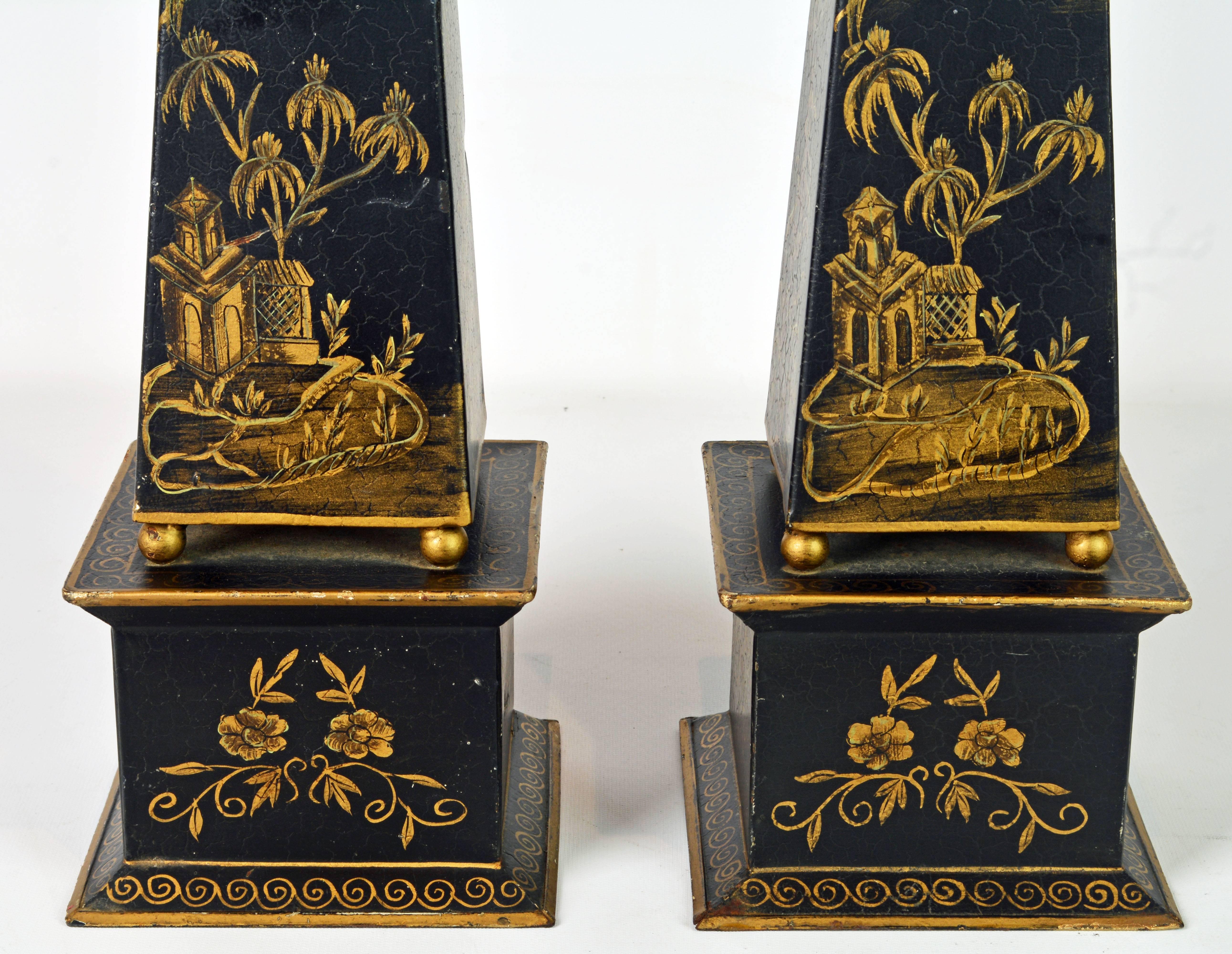 Tôle Pair of Tall Late 19th Century English Chinoiserie Painted Obelisk Models