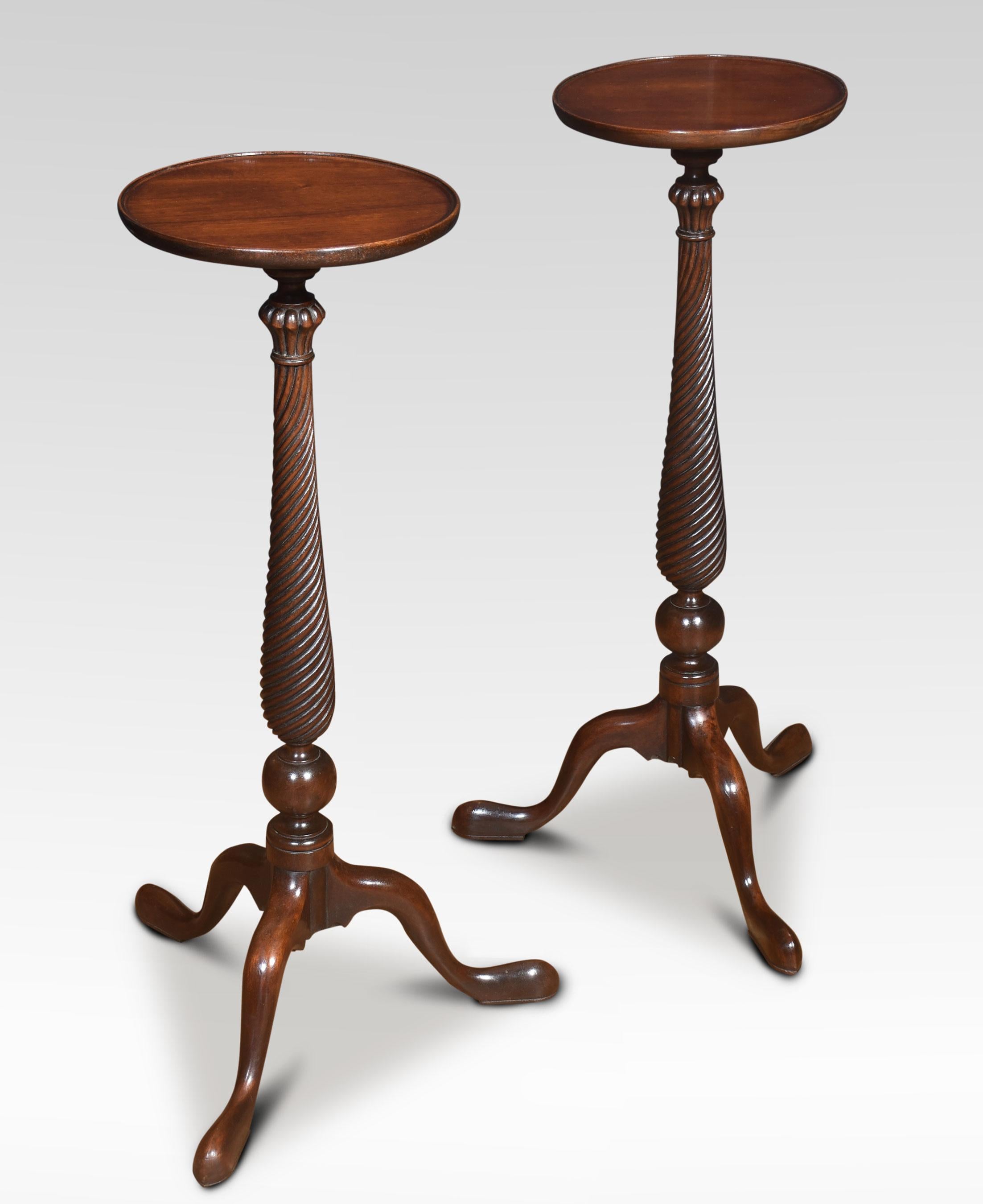 Pair of tall mahogany lamp tables In Good Condition For Sale In Cheshire, GB
