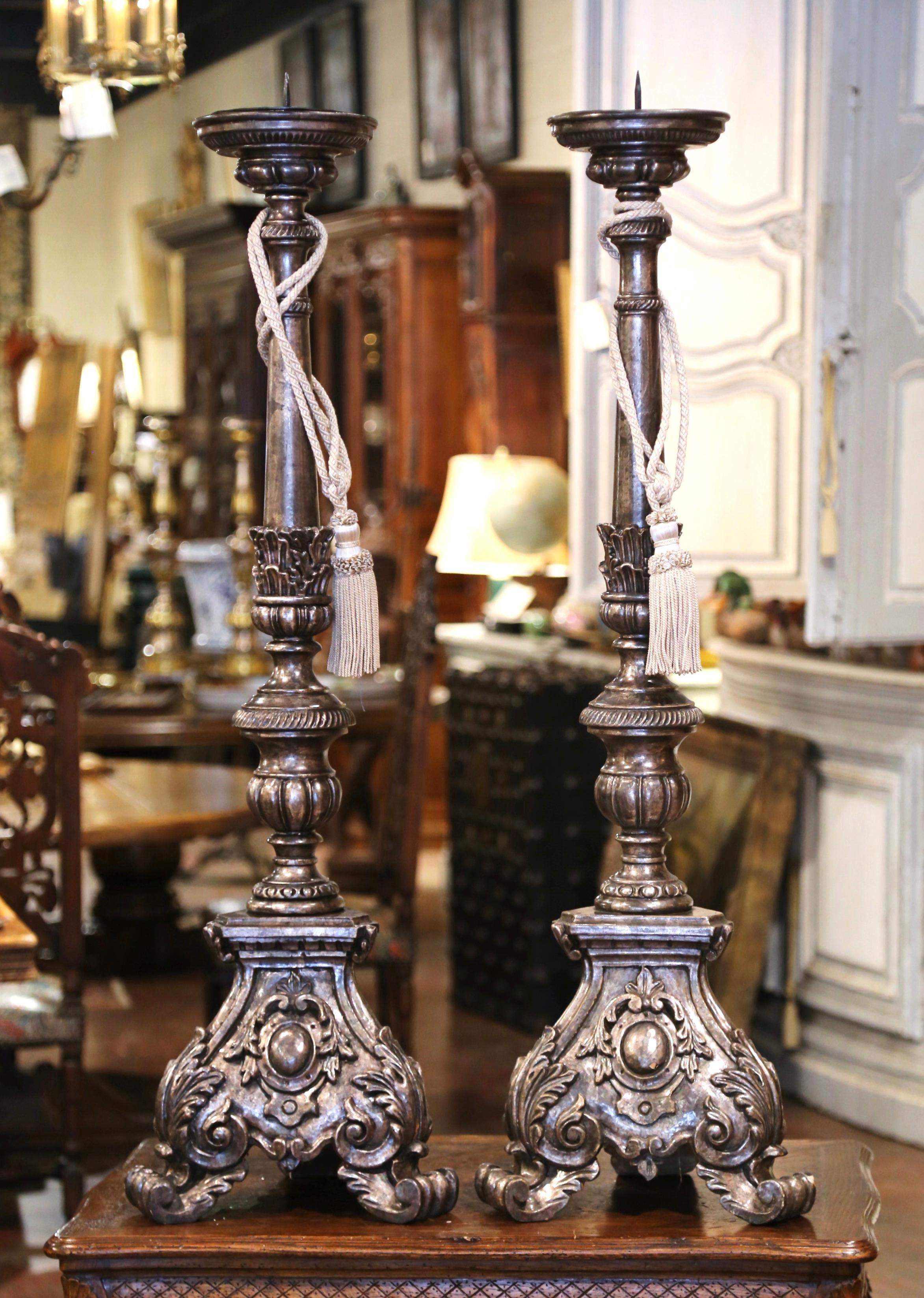 Pair of Mid-Century Italian Carved Silver Leaf Candlesticks Prickets In Excellent Condition In Dallas, TX