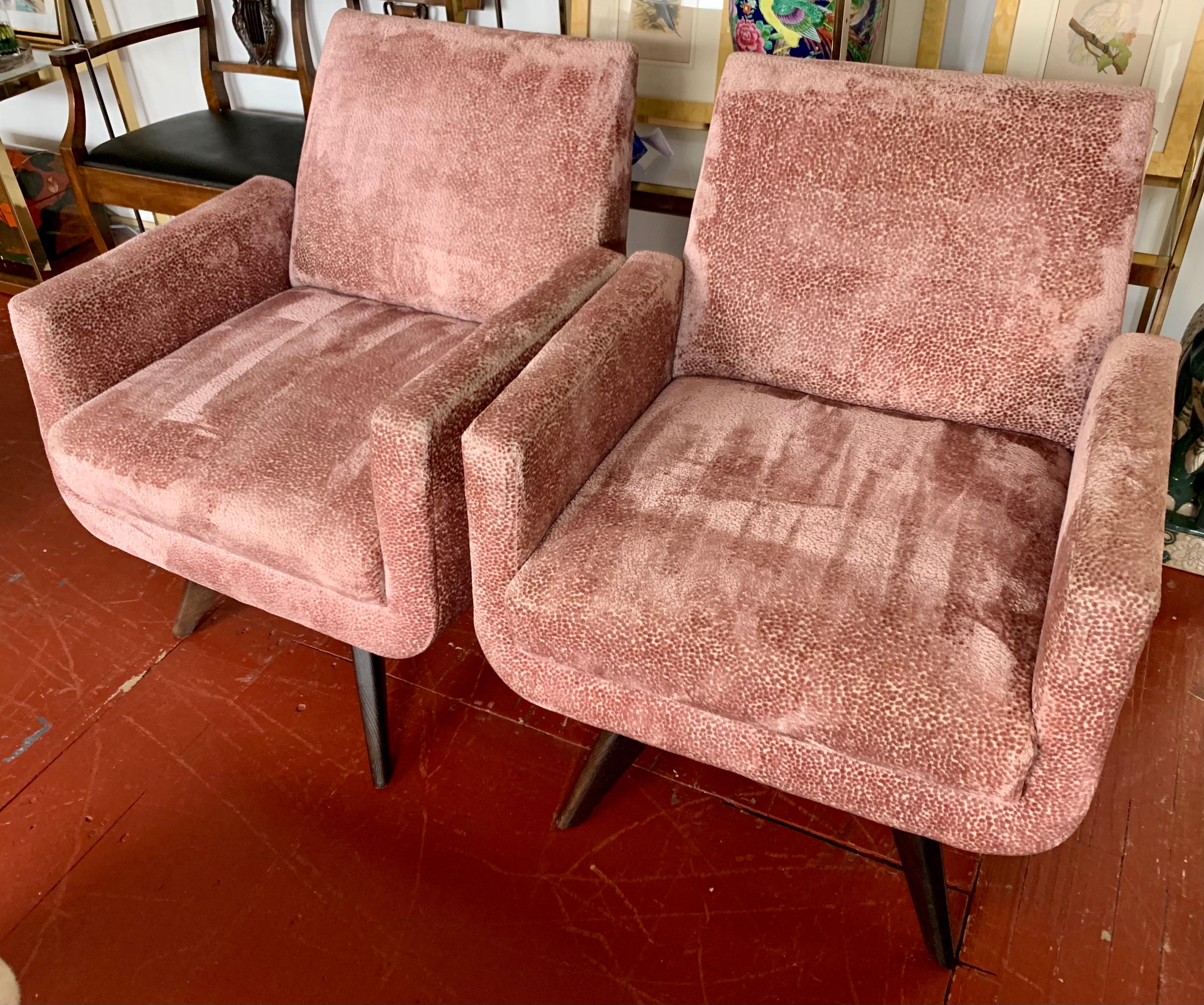 Pair of Tall Midcentury Style Swivel Chairs with New Salmon Velvet Upholstery In Good Condition In West Hartford, CT