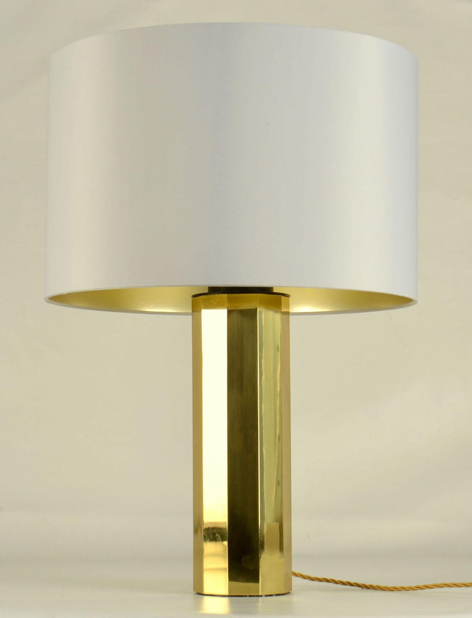 European Pair of Tall Minimalist Brass Table Lamps with Octagonal Base For Sale