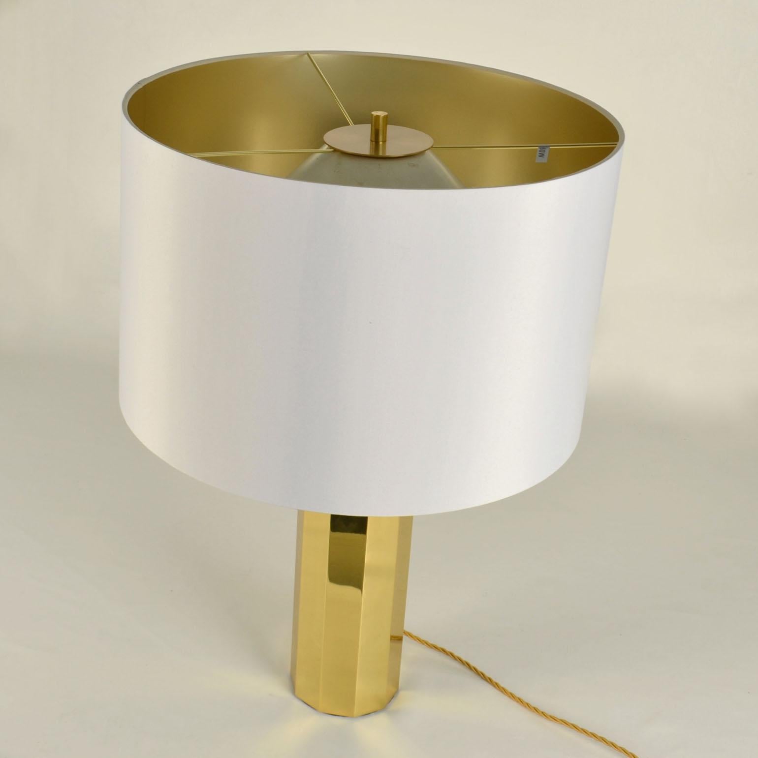 Pair of Tall Minimalist Brass Table Lamps with Octagonal Base For Sale 3