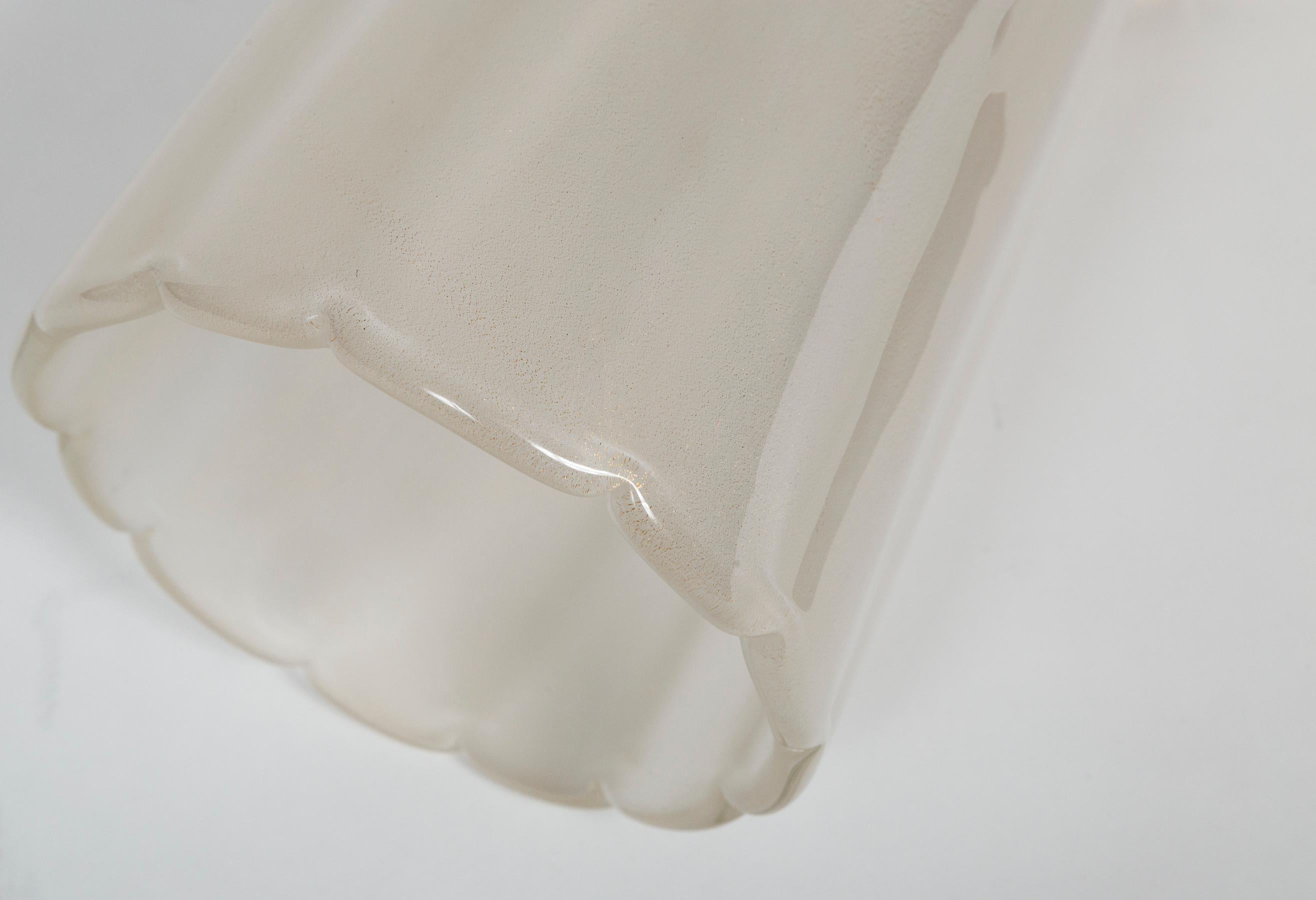 Vetro soffiato Coppia di lampade da parete alte in oro soffiato di Murano, certificate UL in vendita
