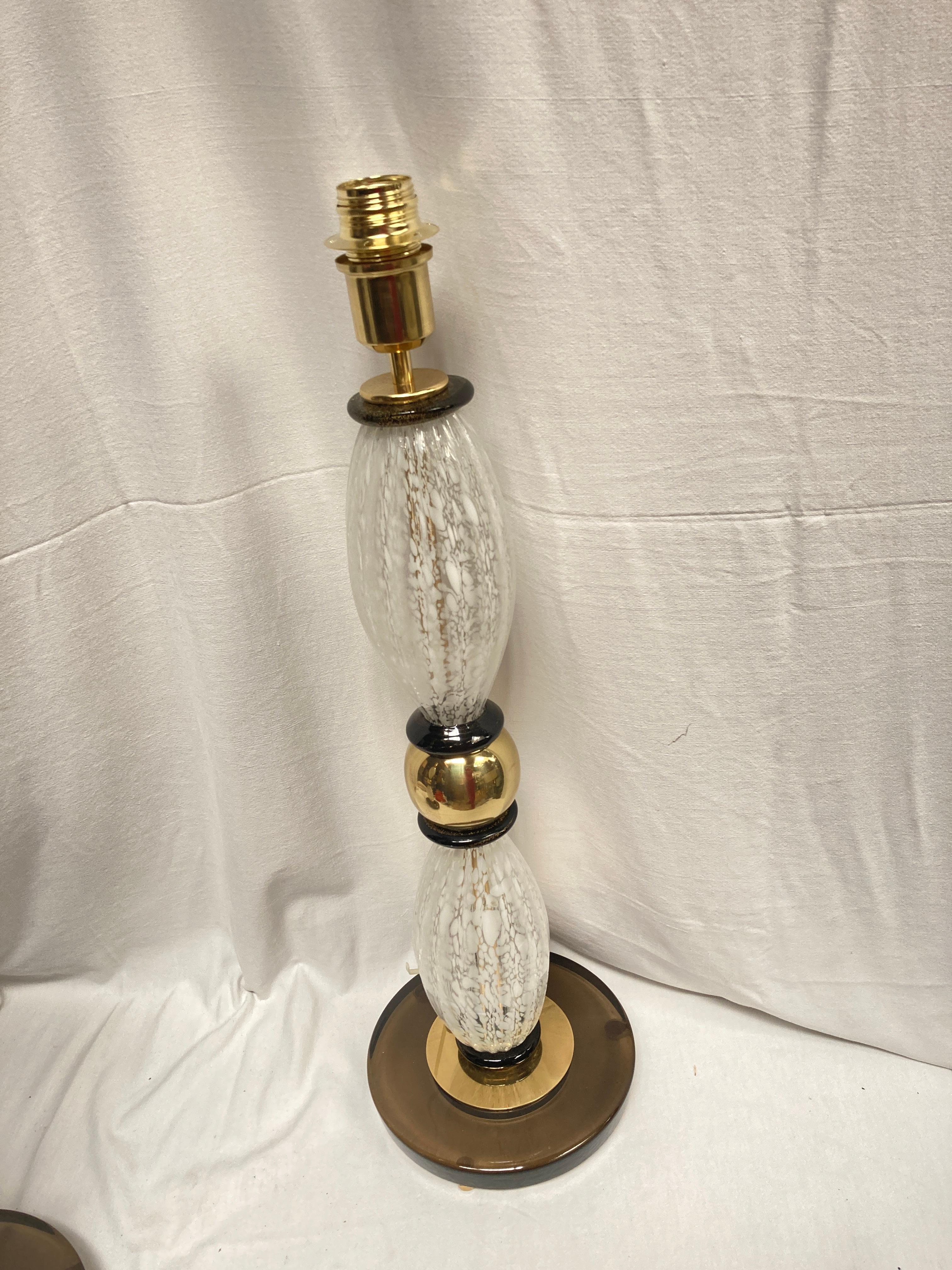 italien Paire de lampes hautes en verre de Murano dans le style de Veronèse en vente