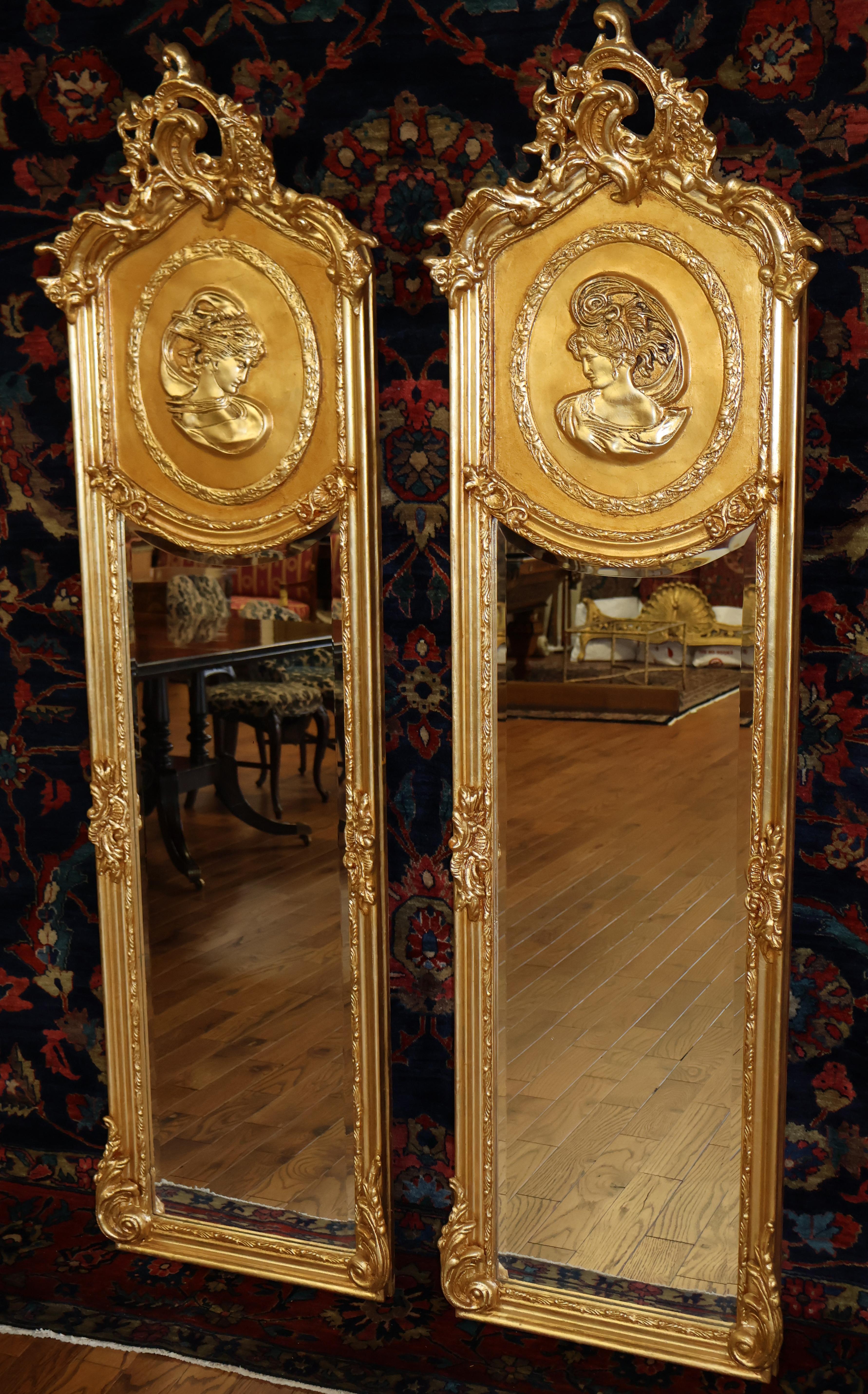 XXIe siècle et contemporain Paire de grands miroirs étroits de style Louis XV français en verre biseauté or