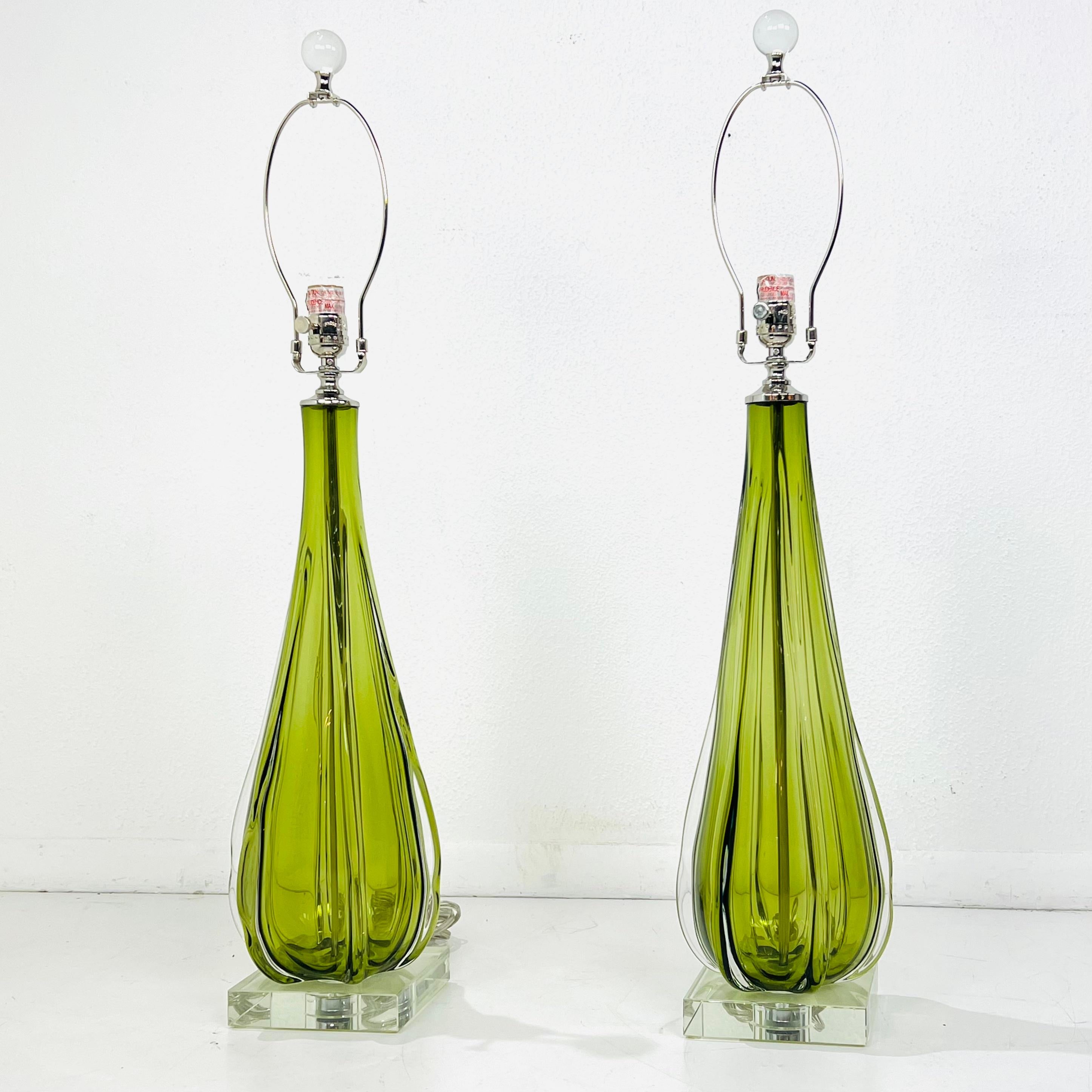 Pareja de sobremesas altas Seguso de Murano Glass Sommerso Moderno de mediados de siglo en venta