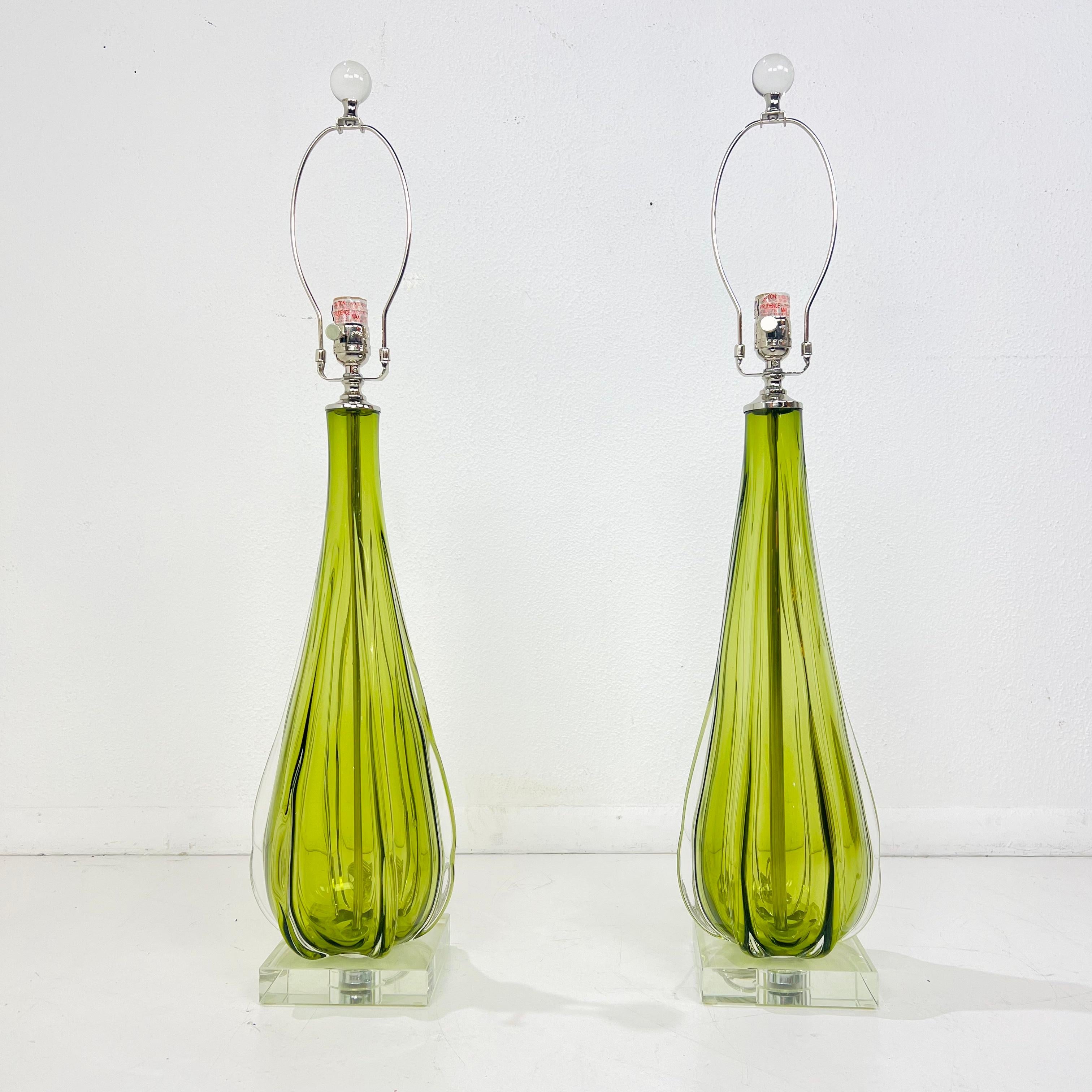 Pareja de sobremesas altas Seguso de Murano Glass Sommerso Europeo en venta