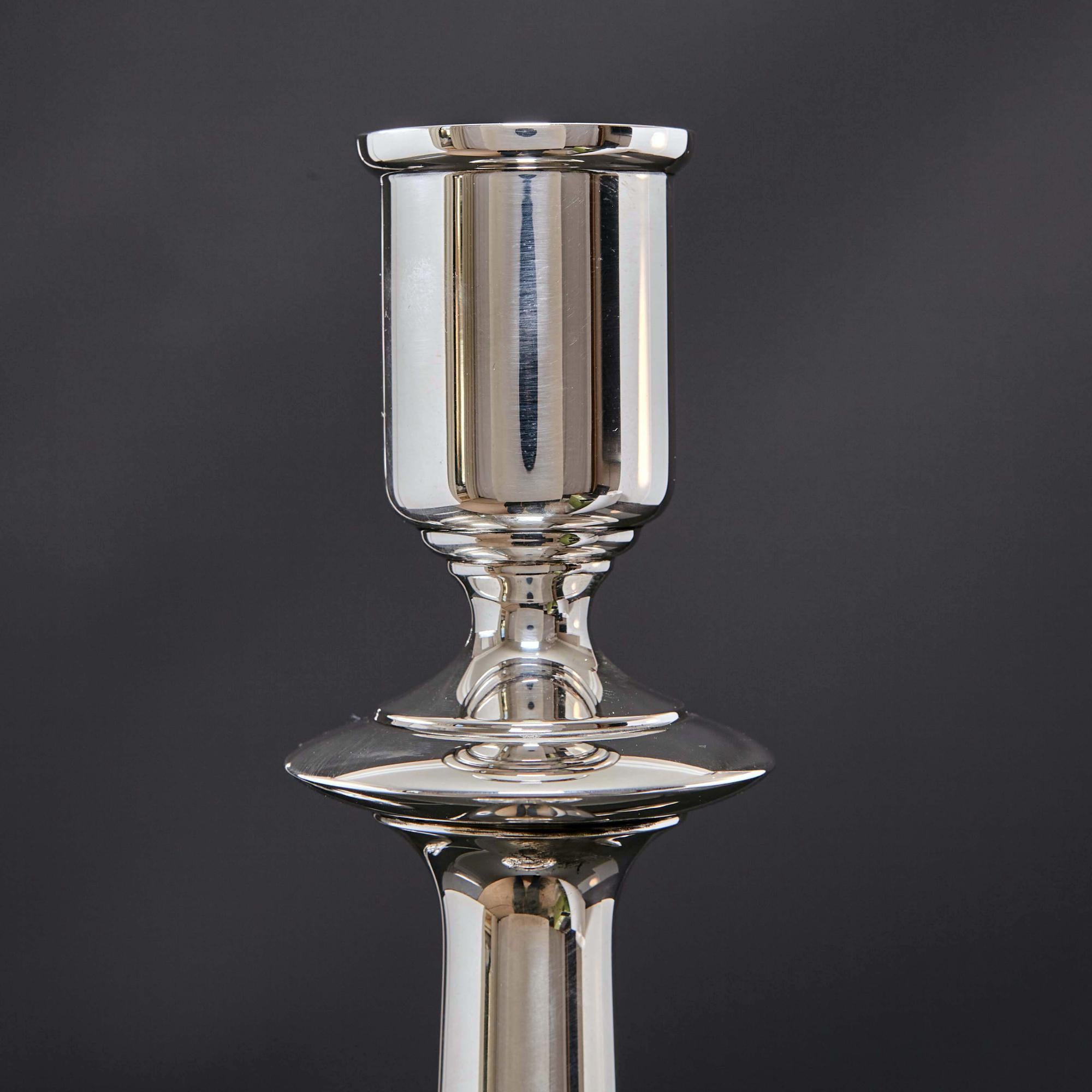 Paar hohe Silber-Kerzenständer (Sterlingsilber)