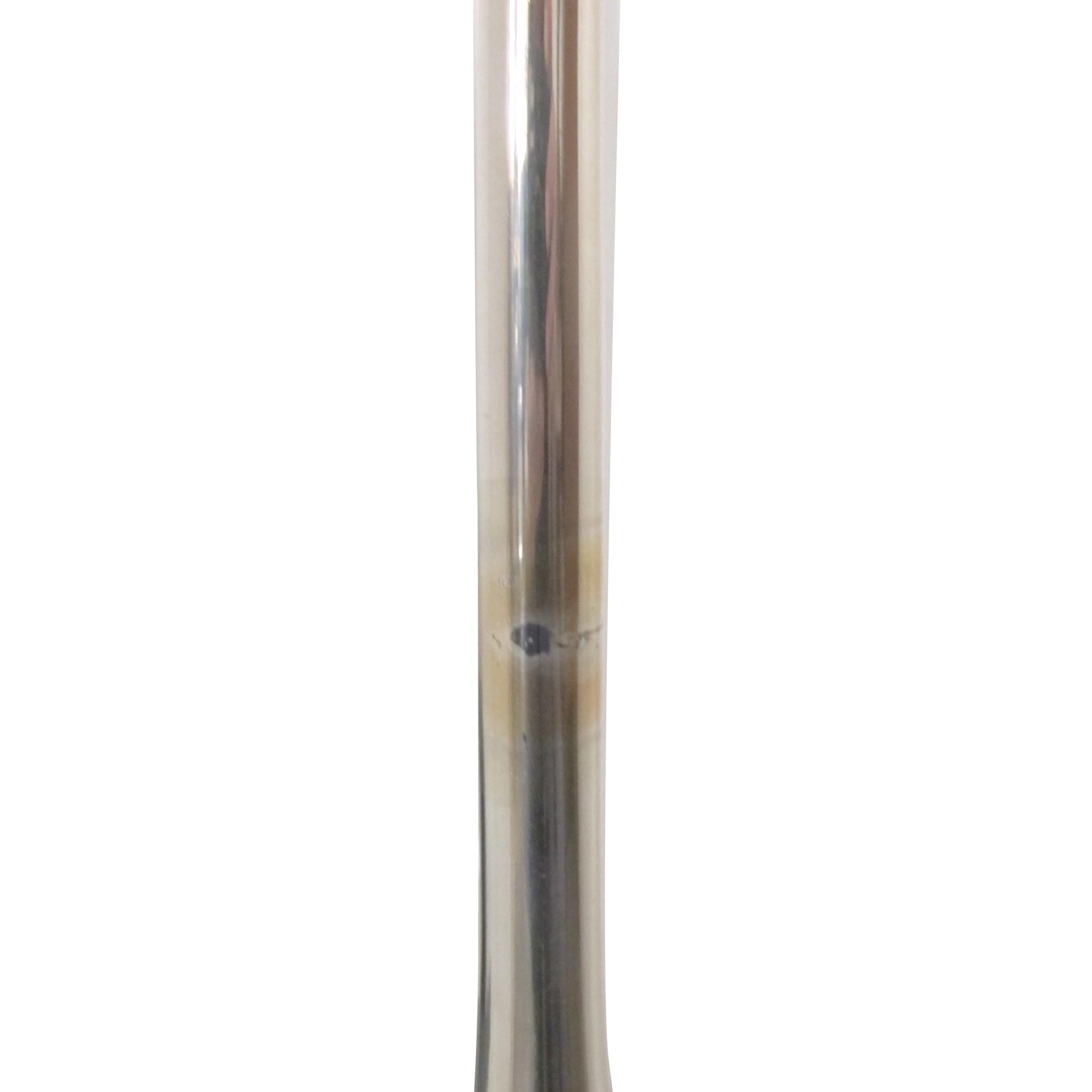 Coppia di lampade da terra alte in argento nichelato, circa 1960, francese in vendita 2