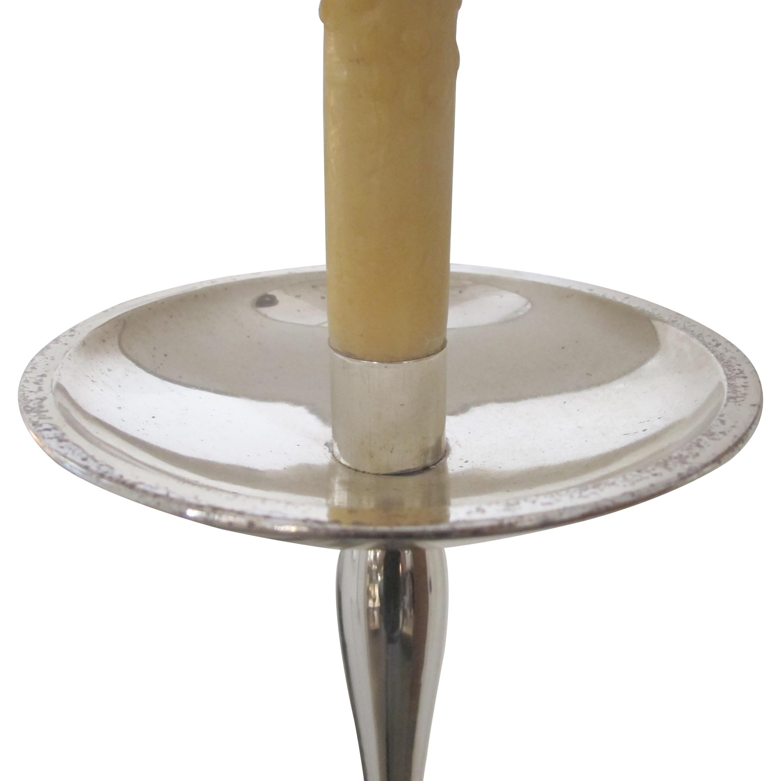 Coppia di lampade da terra alte in argento nichelato, circa 1960, francese In condizioni buone in vendita a London, GB