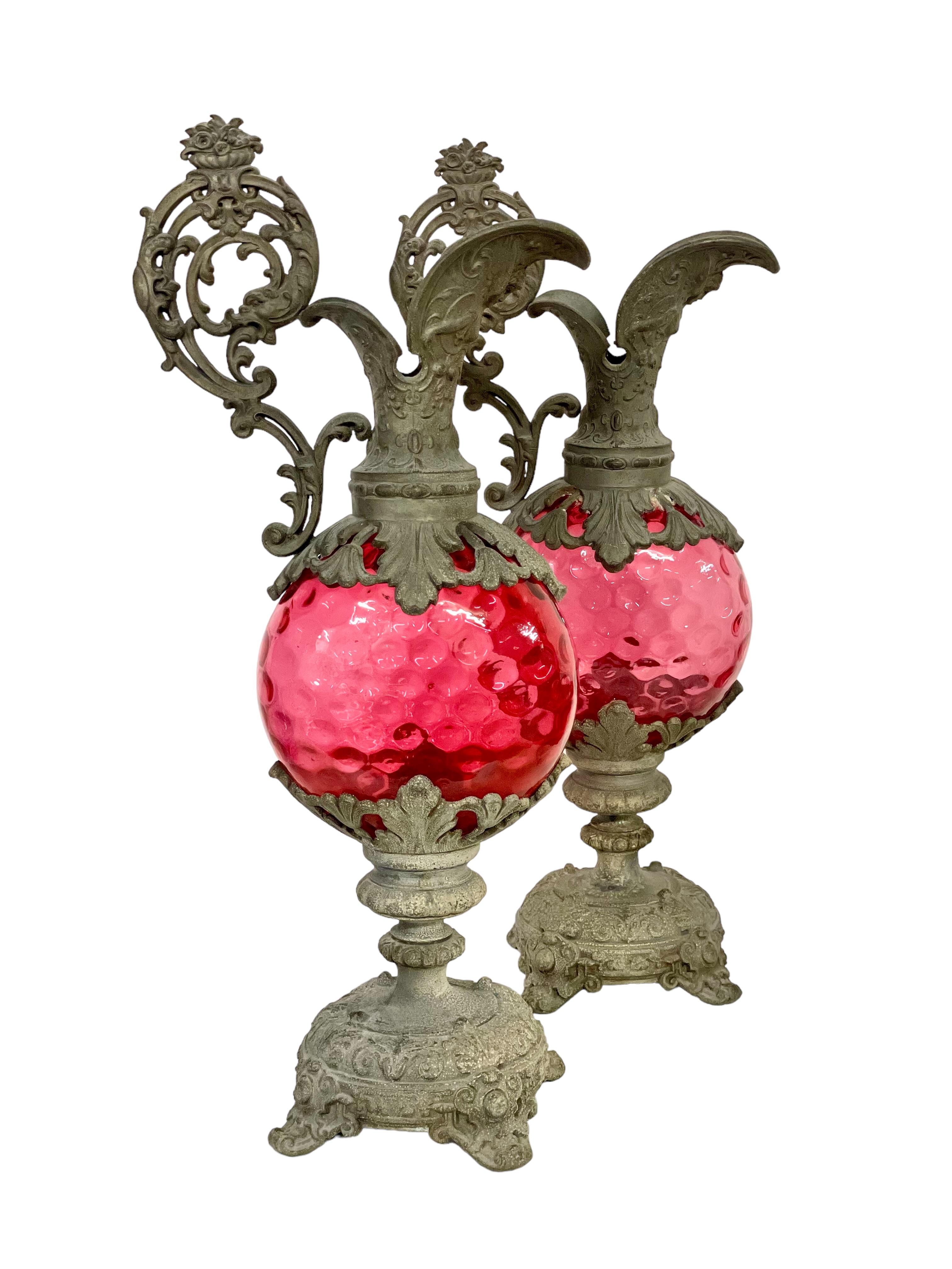 19th Century French Pair of Tall Silver Plated Ewers with Pink Glass  In Good Condition For Sale In LA CIOTAT, FR