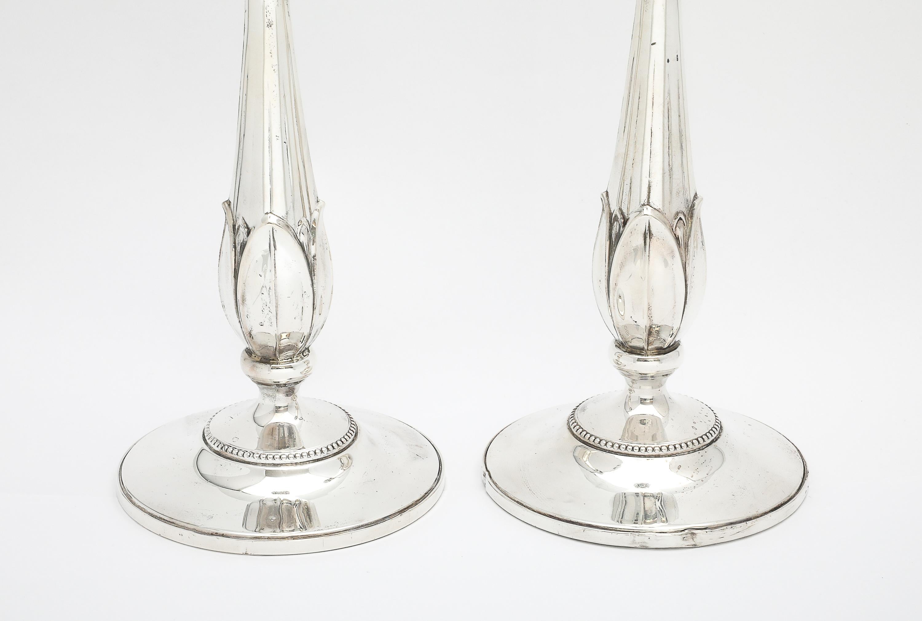 Pair of Tall Sterling Silver Art Nouveau-Style Flower-Form Candlesticks in vendita 4