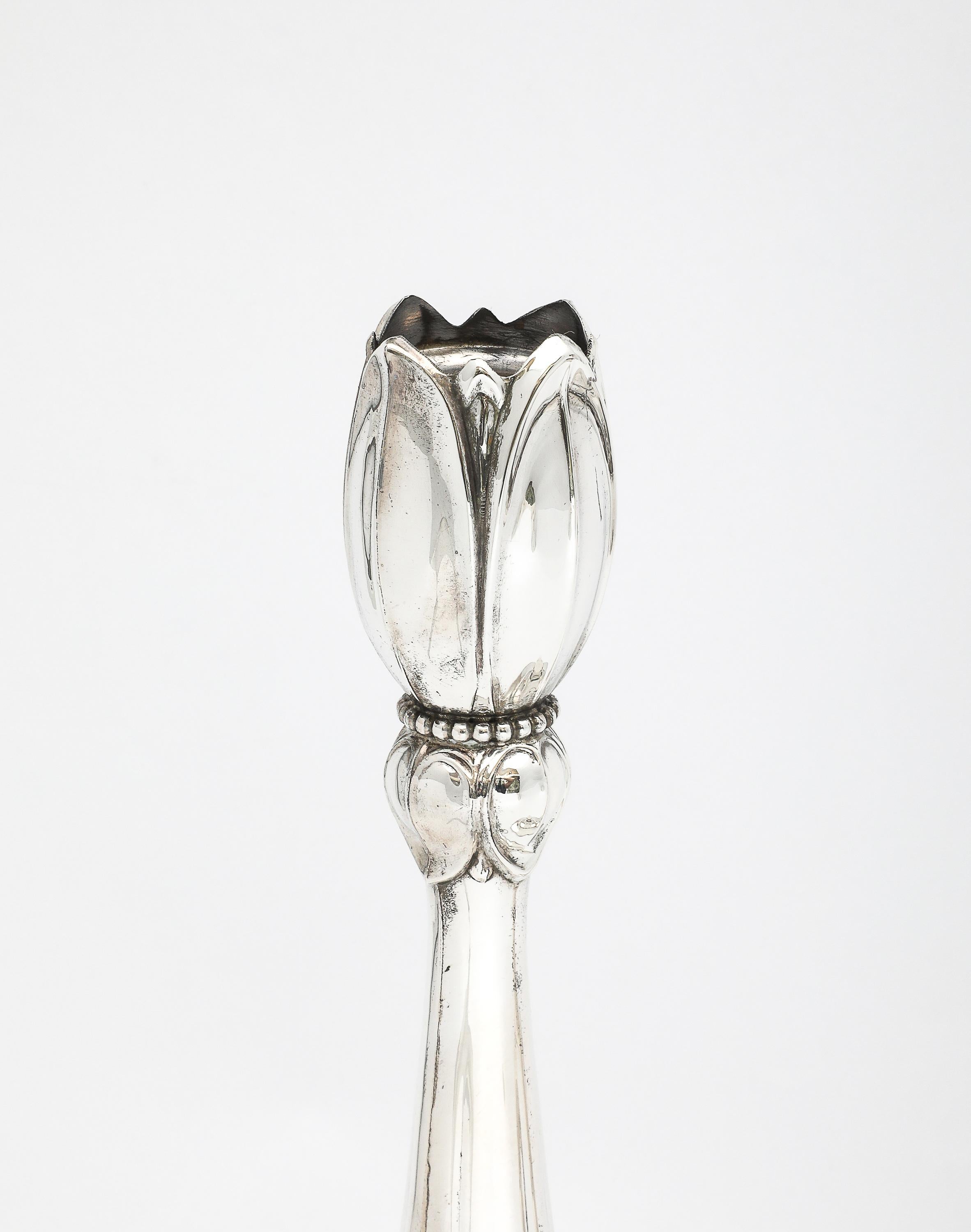 Pair of Tall Sterling Silver Art Nouveau-Style Flower-Form Candlesticks in vendita 2