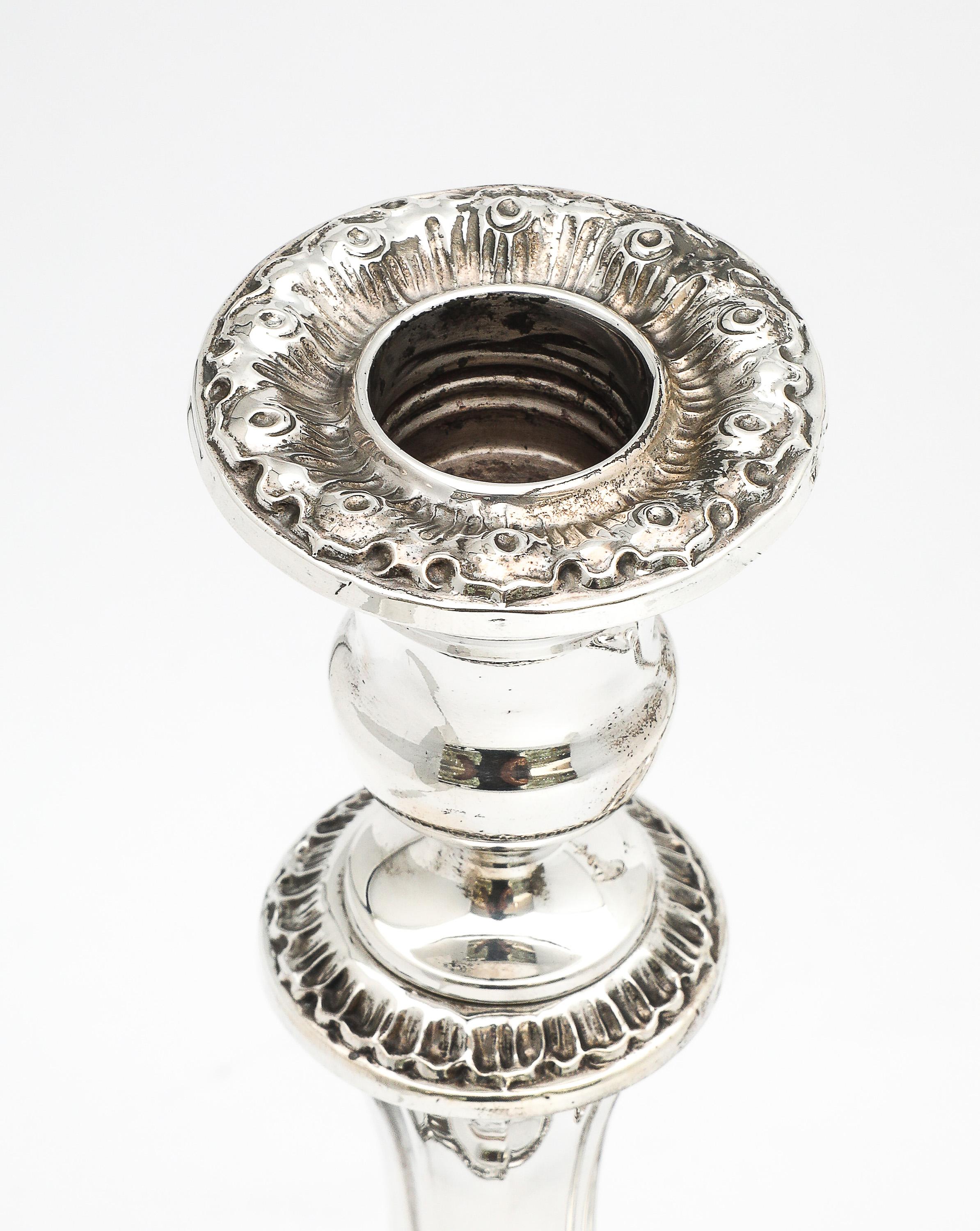 Coppia di candelieri alti in argento sterling in stile georgiano di Gorham in vendita 6