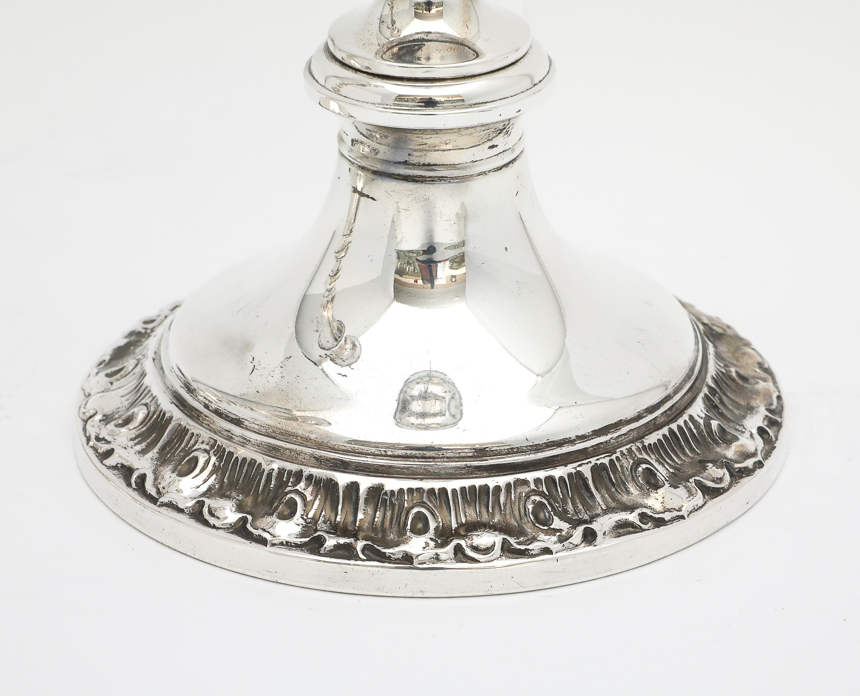 Argento 925 Coppia di candelieri alti in argento sterling in stile georgiano di Gorham in vendita