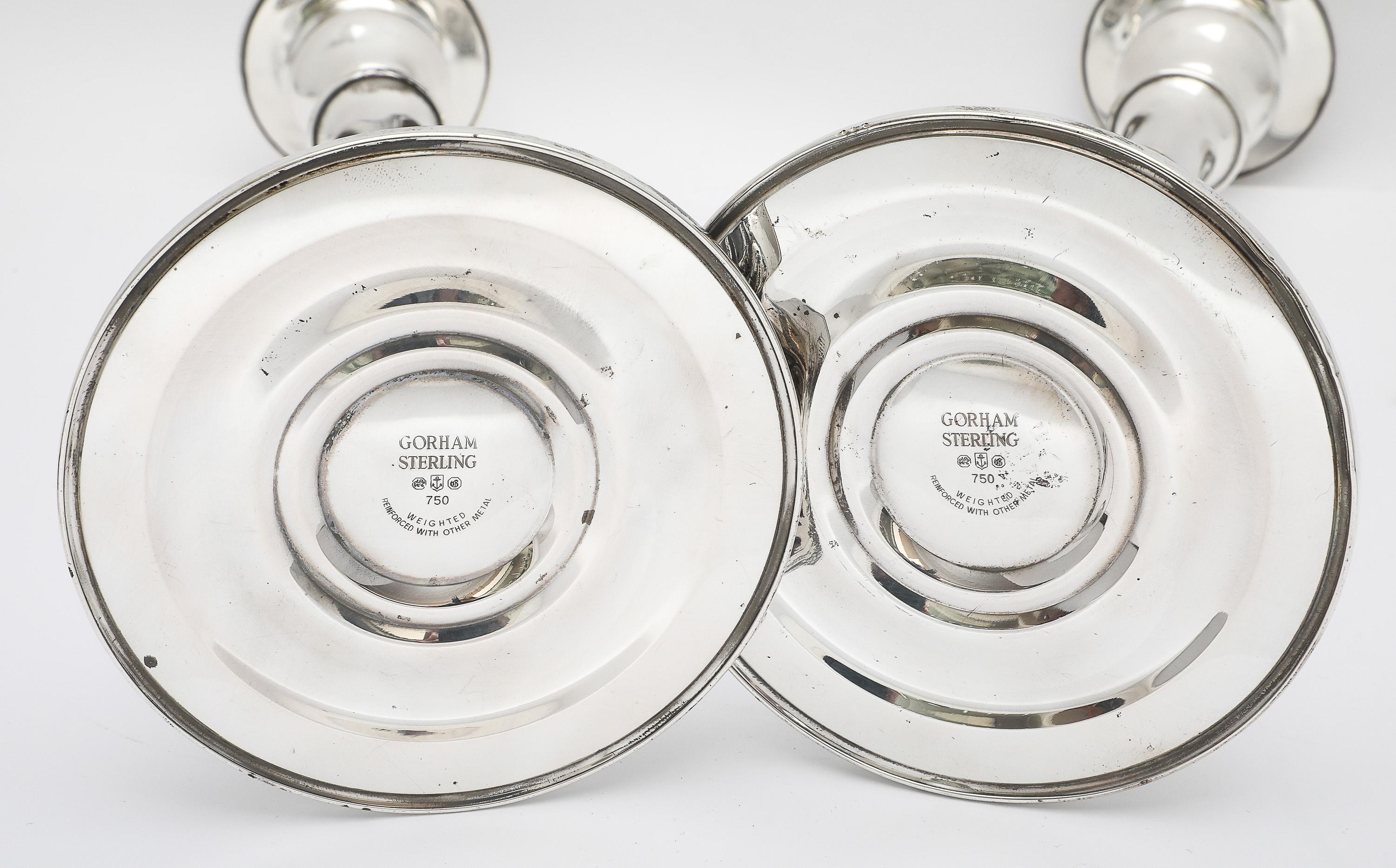Pareja de candeleros altos Chantilly de plata de ley, estilo victoriano, de Gorham en venta 4