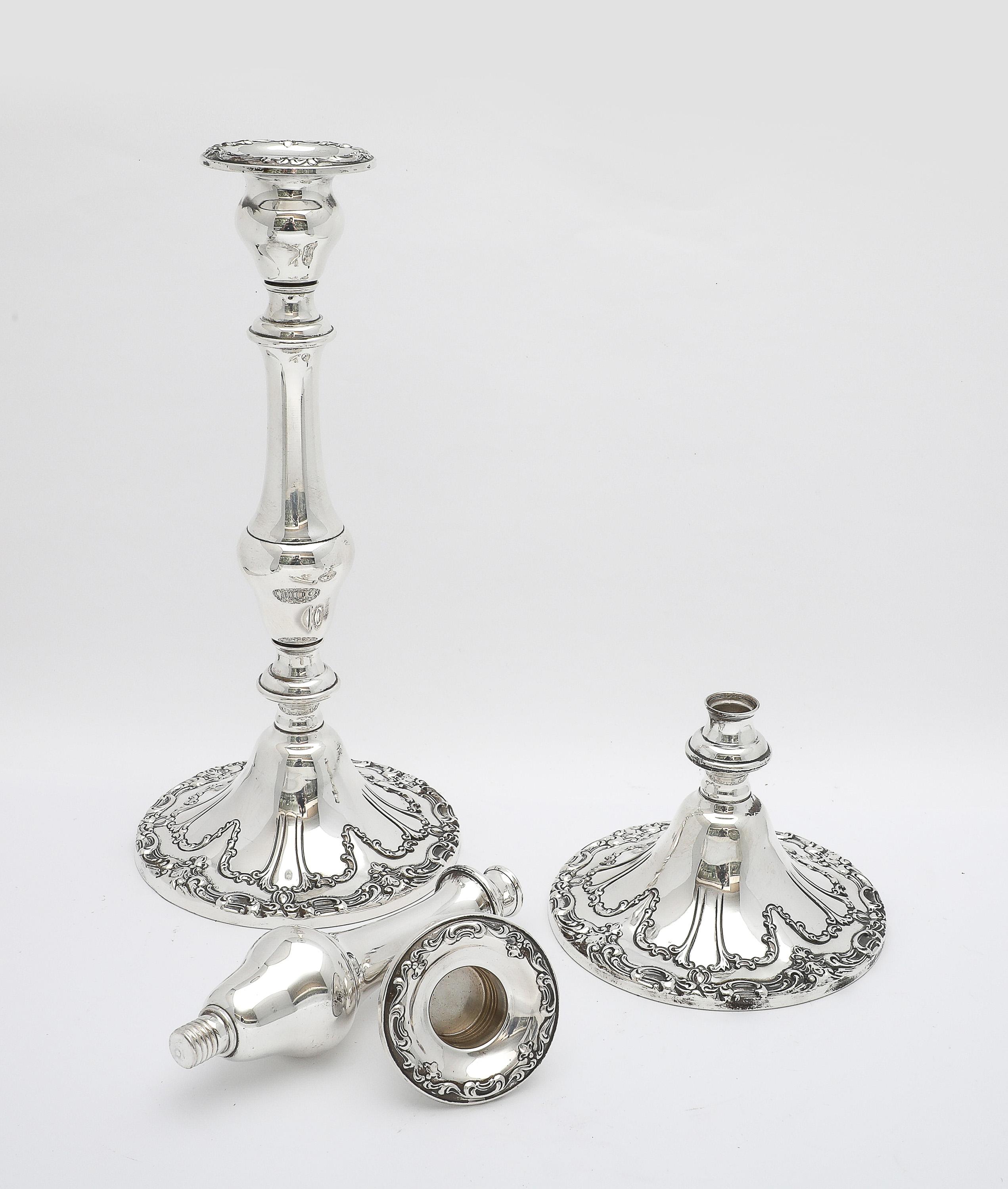 Pareja de candeleros altos Chantilly de plata de ley, estilo victoriano, de Gorham en venta 5