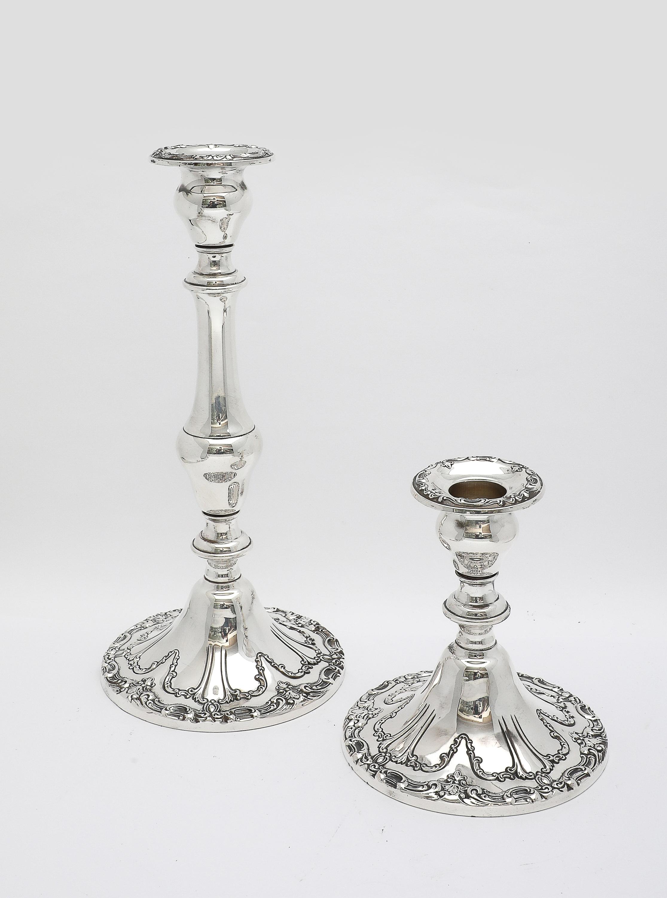 Pareja de candeleros altos Chantilly de plata de ley, estilo victoriano, de Gorham en venta 7