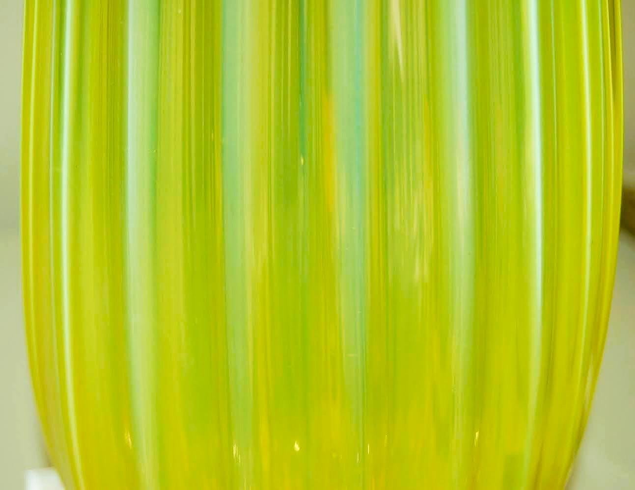 Paire de grandes lampes de table en verre opalin de Murano Vintage By, jaune citron en vente 3