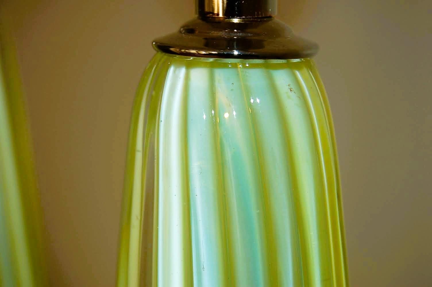 Paire de grandes lampes de table en verre opalin de Murano Vintage By, jaune citron Bon état - En vente à Smyrna, GA