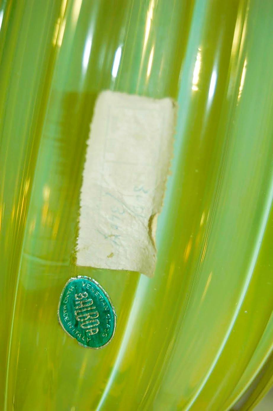 20ième siècle Paire de grandes lampes de table en verre opalin de Murano Vintage By, jaune citron en vente