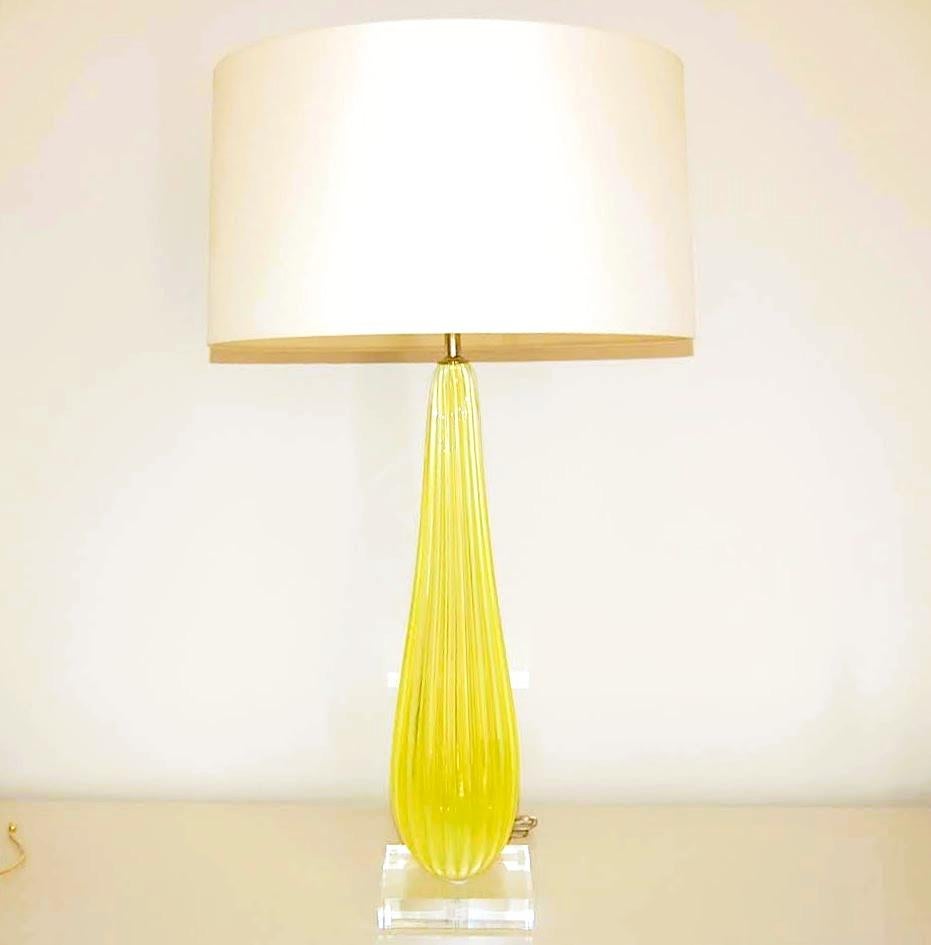 Paire de grandes lampes de table en verre opalin de Murano Vintage By, jaune citron en vente 1