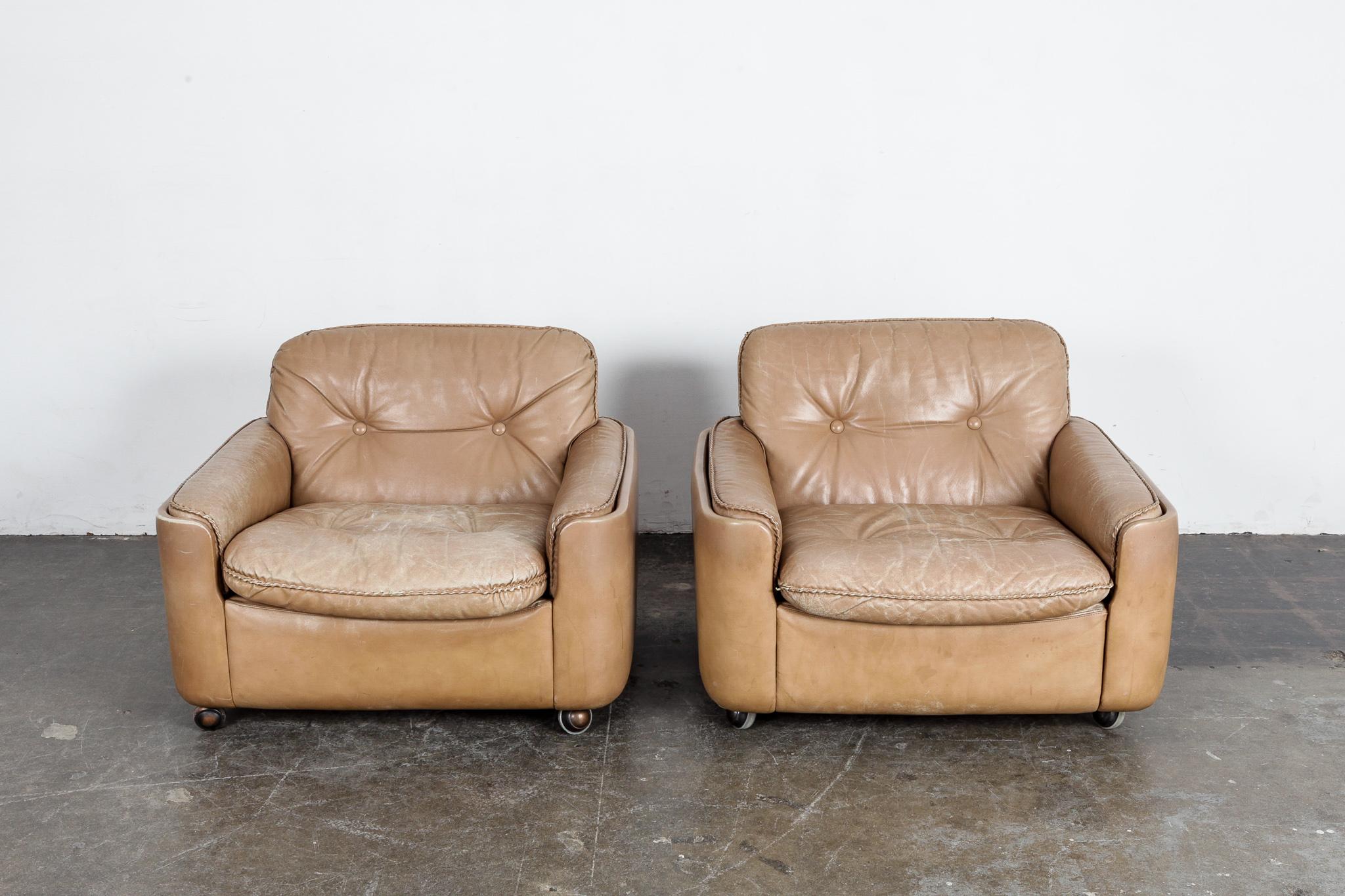 Mid-Century Modern Pair of Tan Leather Low Lounge Chairs by Sigurd Ressell for Vatne Mobler, Norway For Sale