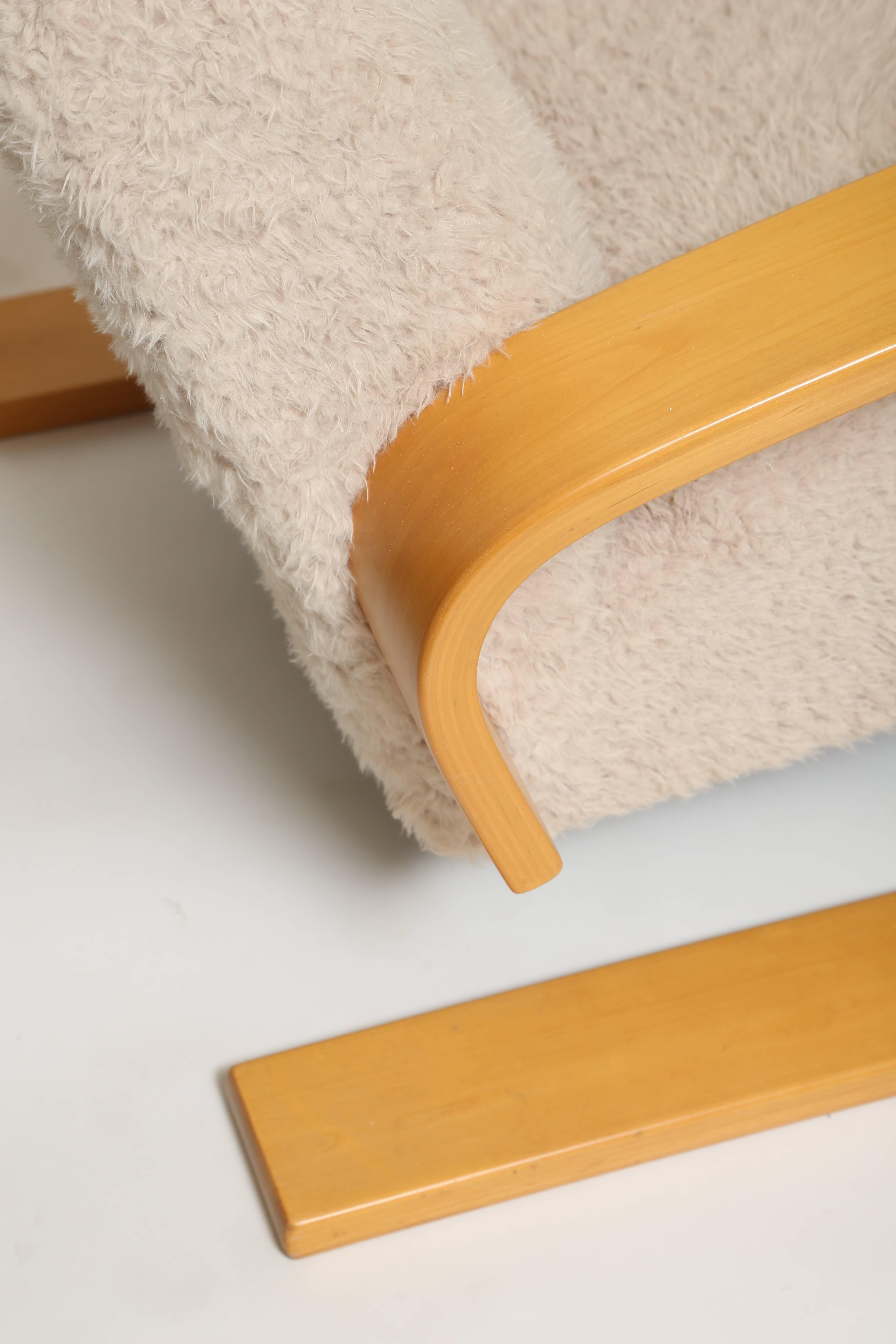 Mid-20th Century Pair of Tank Lounge Chairs by Alvar Aalto