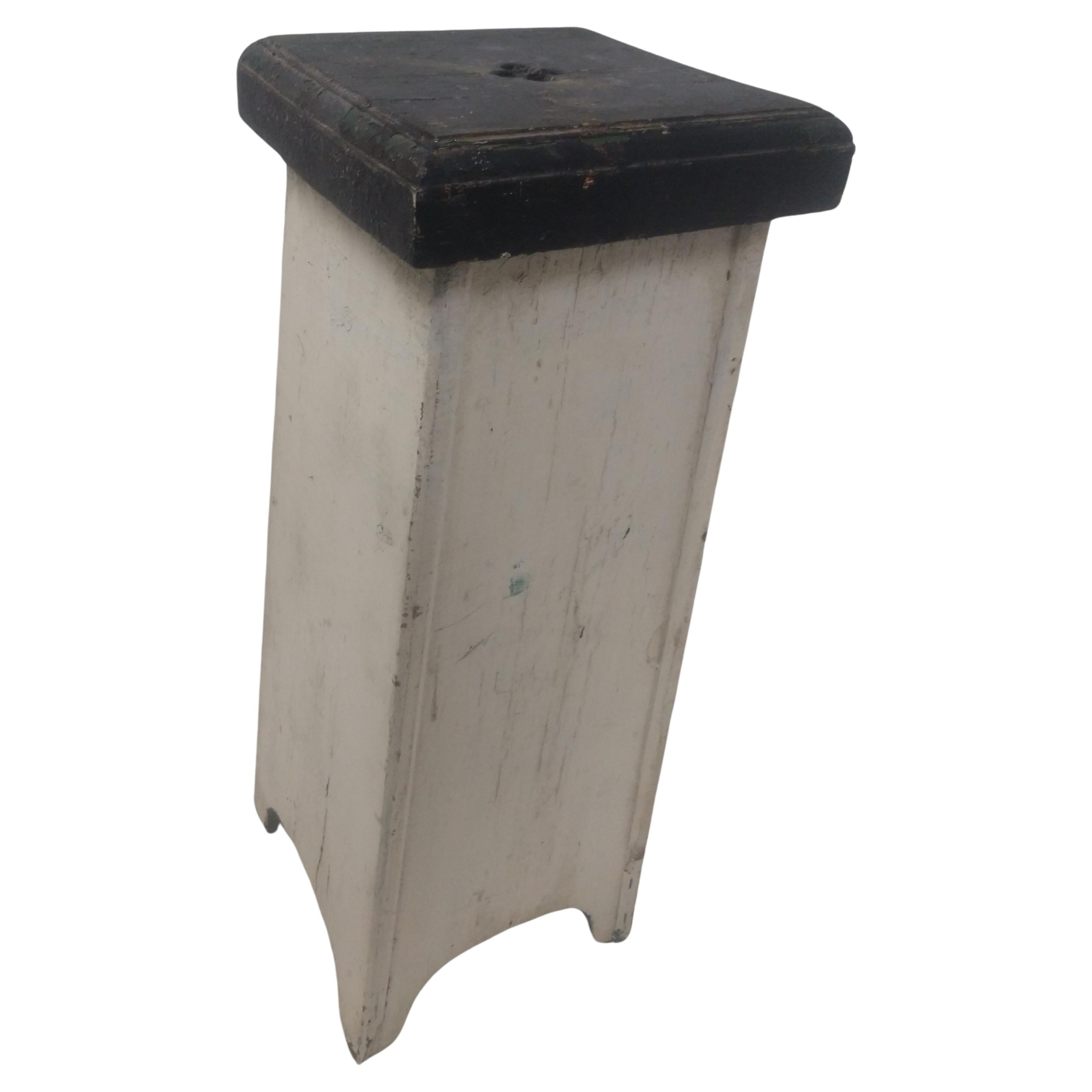 Primitive Pair of Tapered C1925 Wooden with Old Paint Plant Stands or Pedestals For Sale