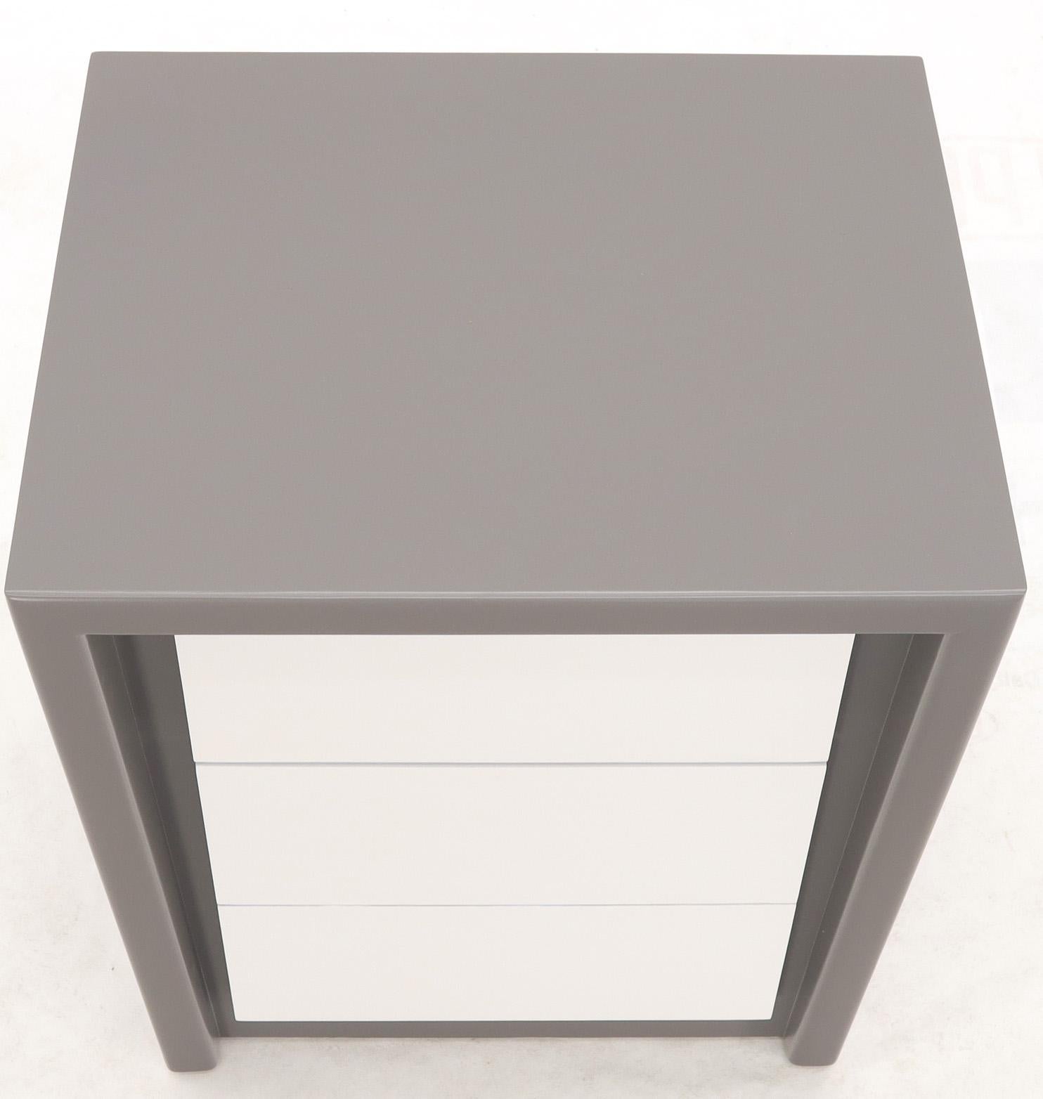 Mahogany Pair of Tapered Shape Two Drawers Grey and White End Side Tables Nightstands For Sale