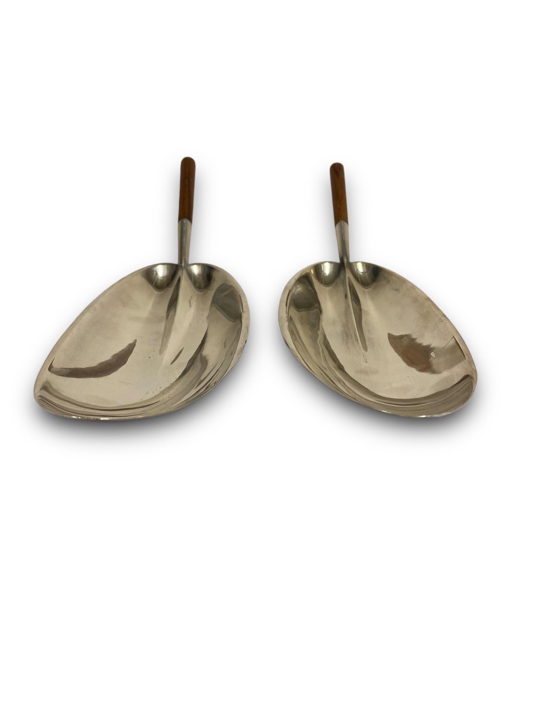 A Pair of Tapio Wirkkala, Serving Bowls In Silver & Teak, TW-85, 1960s For Sale 1