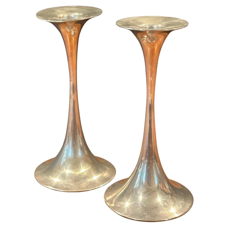 Kultakeskus Oy, Tapio Wirkkala Pair of Tapio Wirkkala “Trumpetti” 830 Silver Candlesticks for Kultakeskus