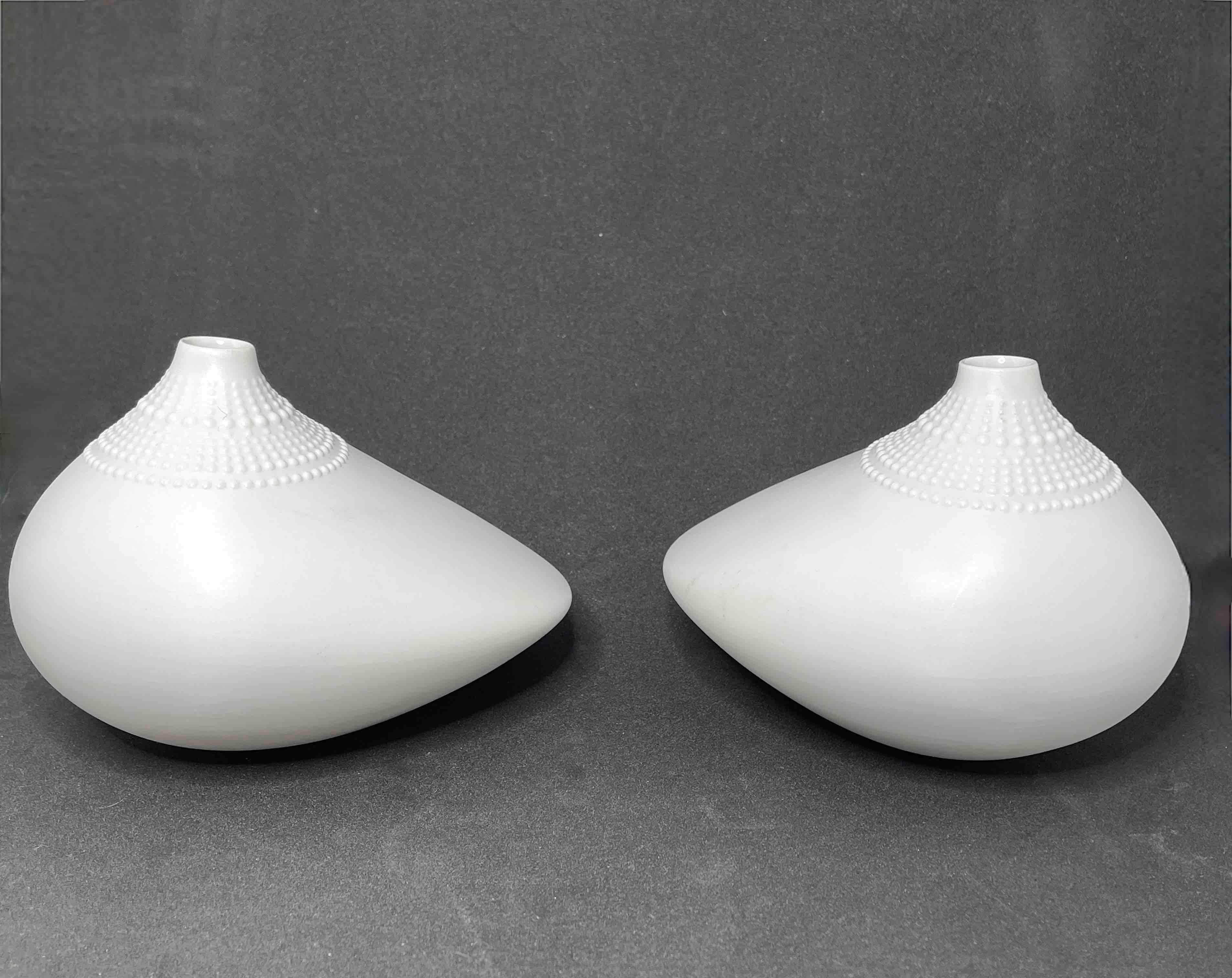 Fin du 20e siècle Paire de vases Pollo en porcelaine blanche Tapio Wirkkala pour Rosenthal Studio Linie en vente