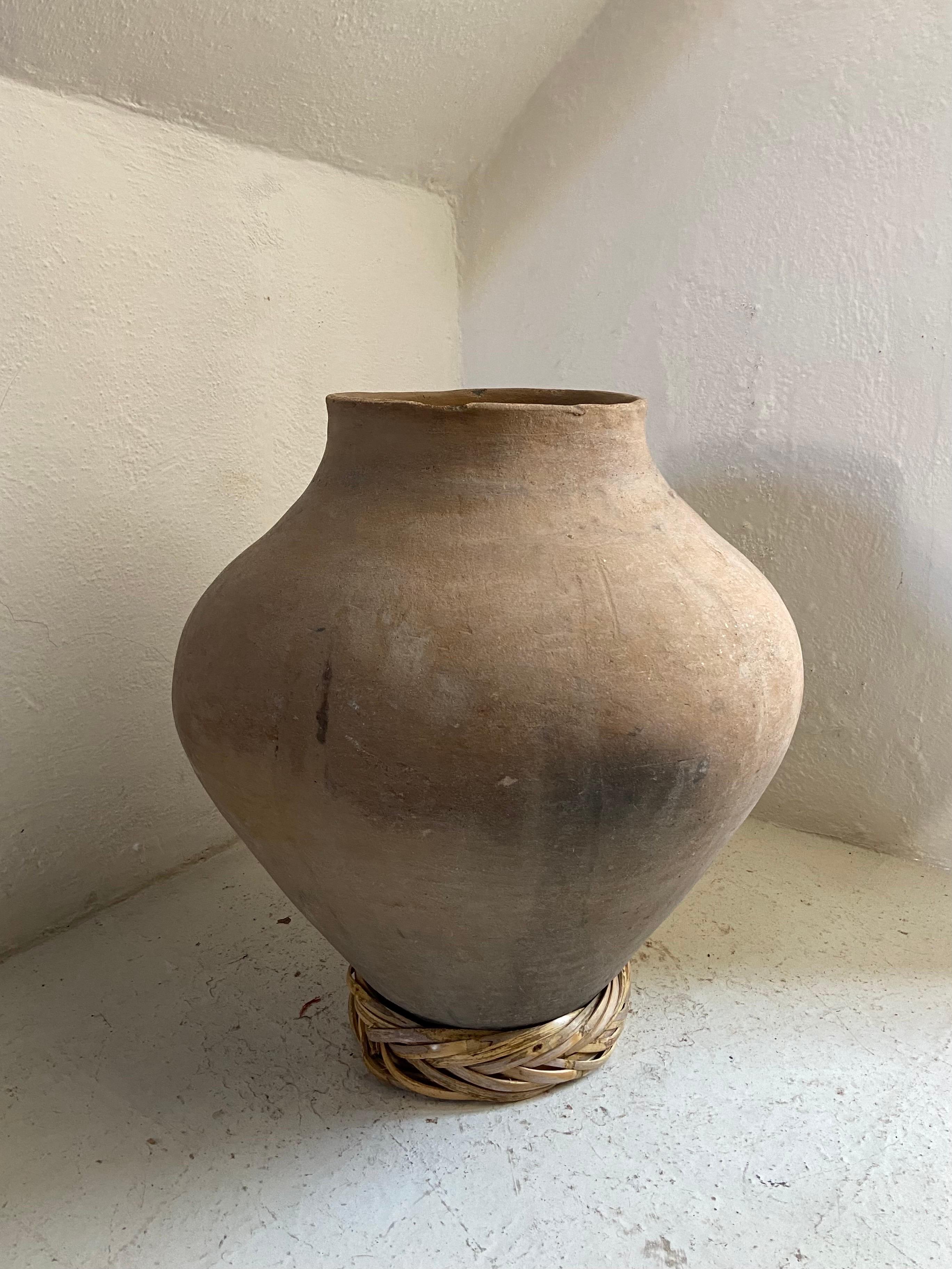 Pair of Tarahumara Pots from Mexico, Circa 1960´s 2