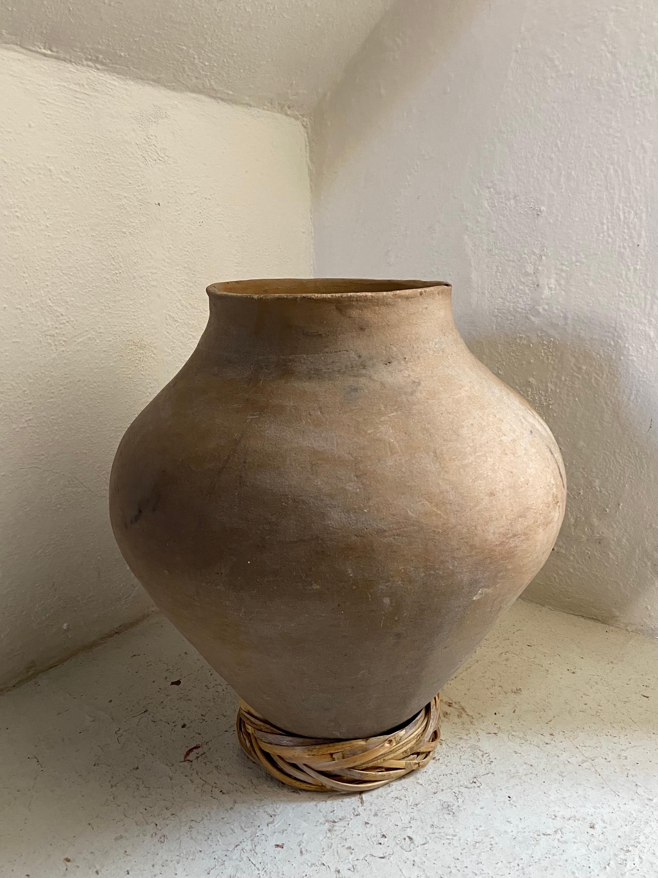 Pair of Tarahumara Pots from Mexico, Circa 1960´s 10