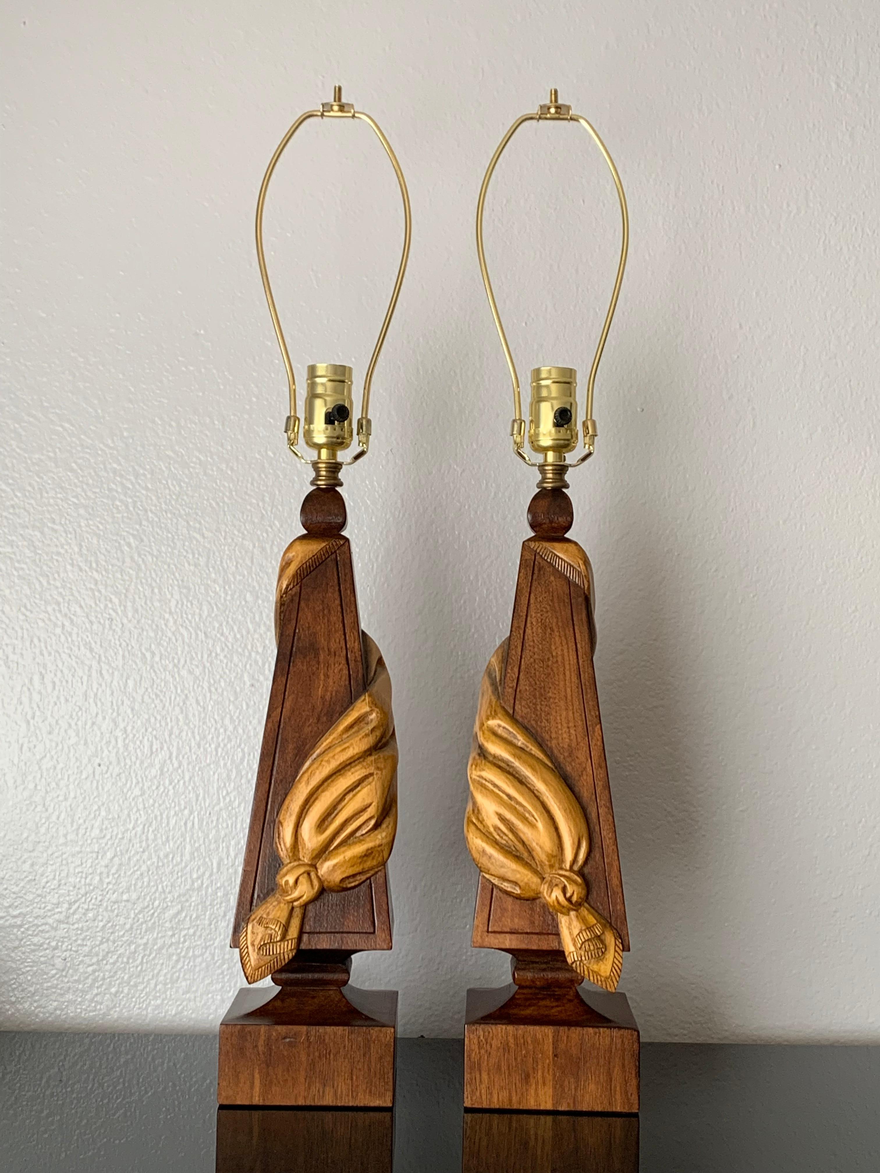 Pair of tassel linen motif lamps in the style of Dorothy Thorpe
Made of walnut and maple. Wooden part is 16