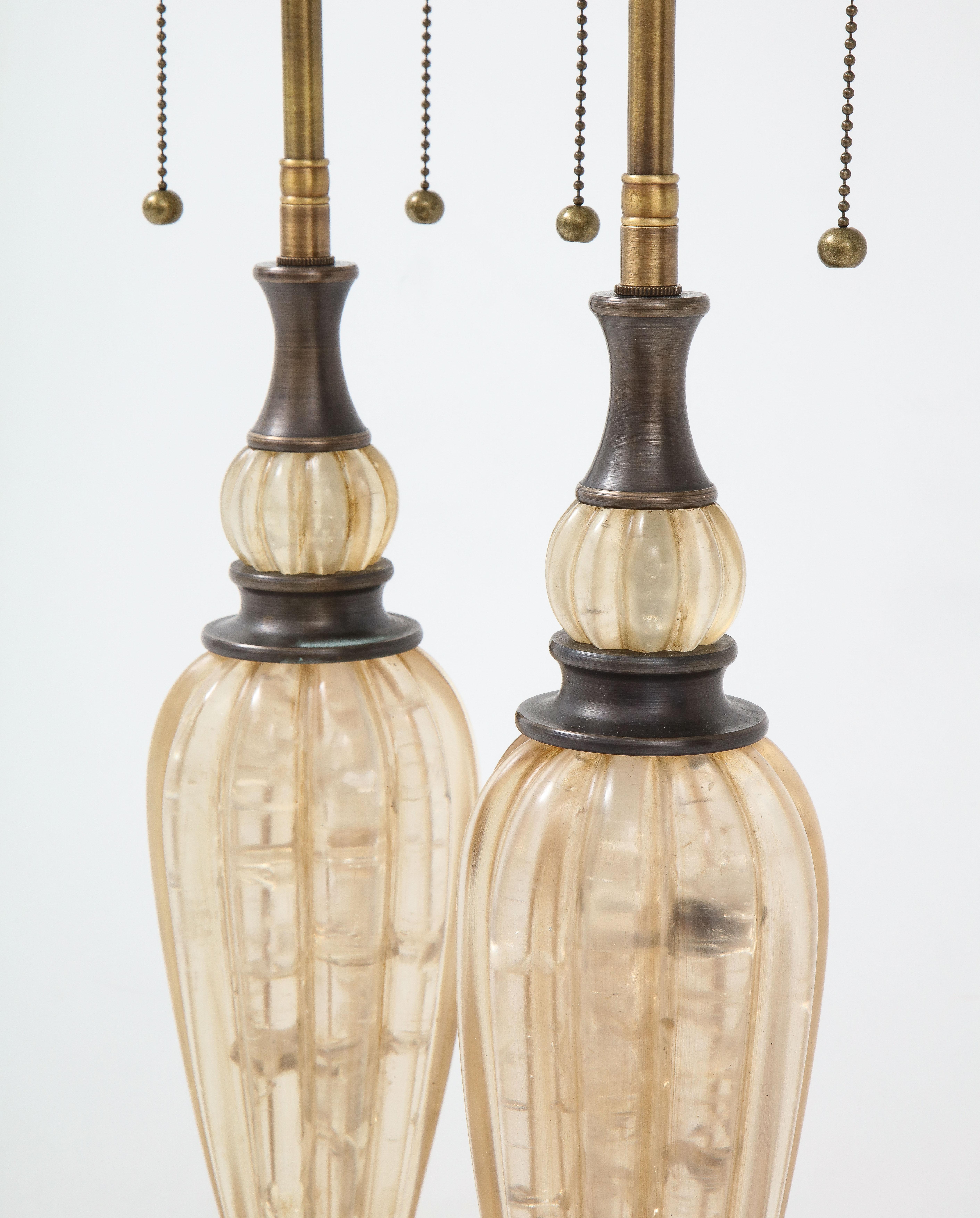 Pair of Taupe Resin Lamps In Good Condition In New York, NY