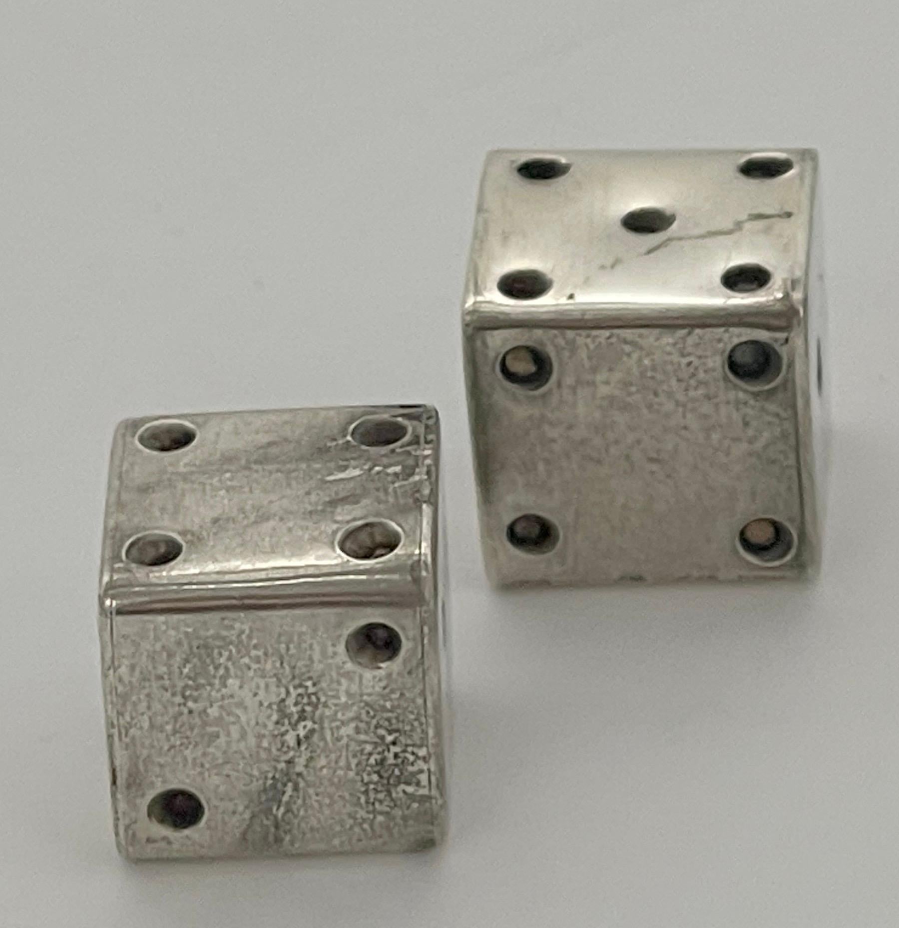 Mexican Pair of Taxco School Sterling Silver Dice, Mexico circa 1960s  For Sale