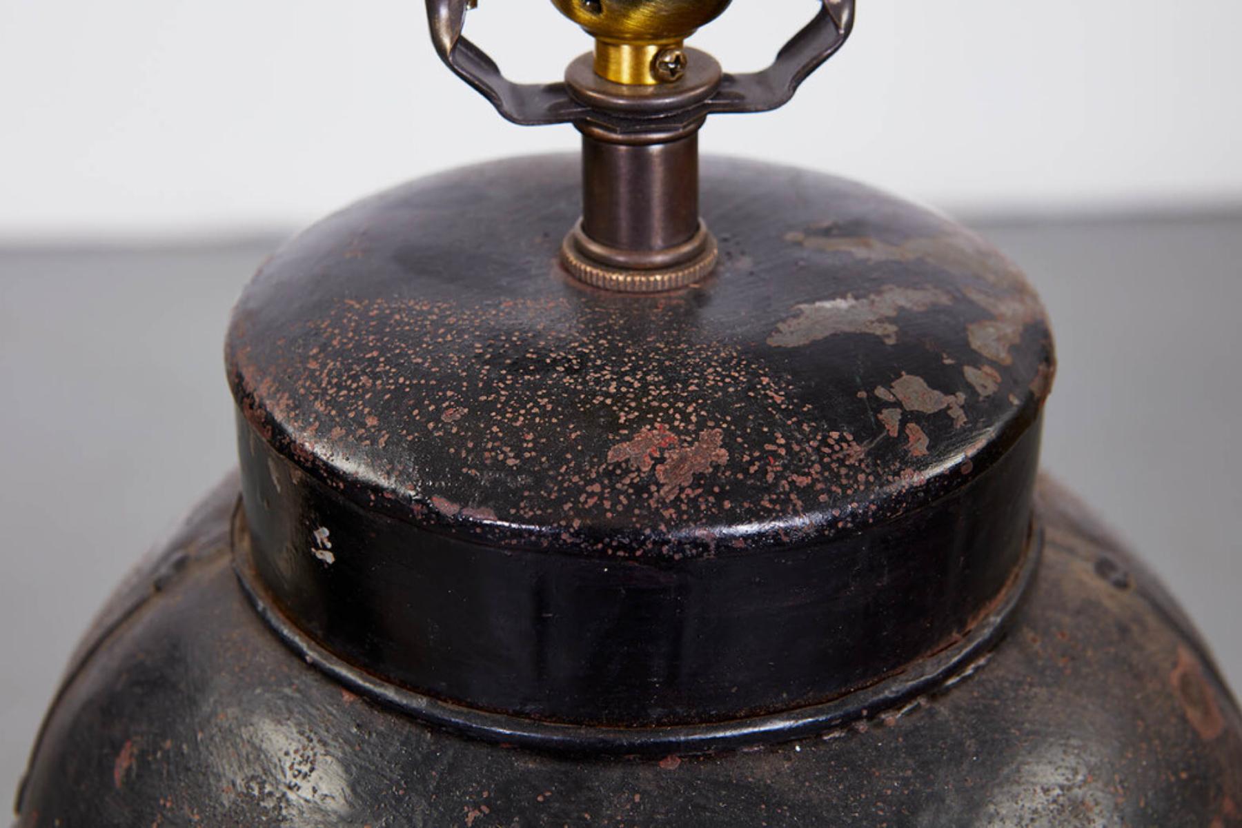 Late 19th Century Pair of Tea Tin Lamps For Sale