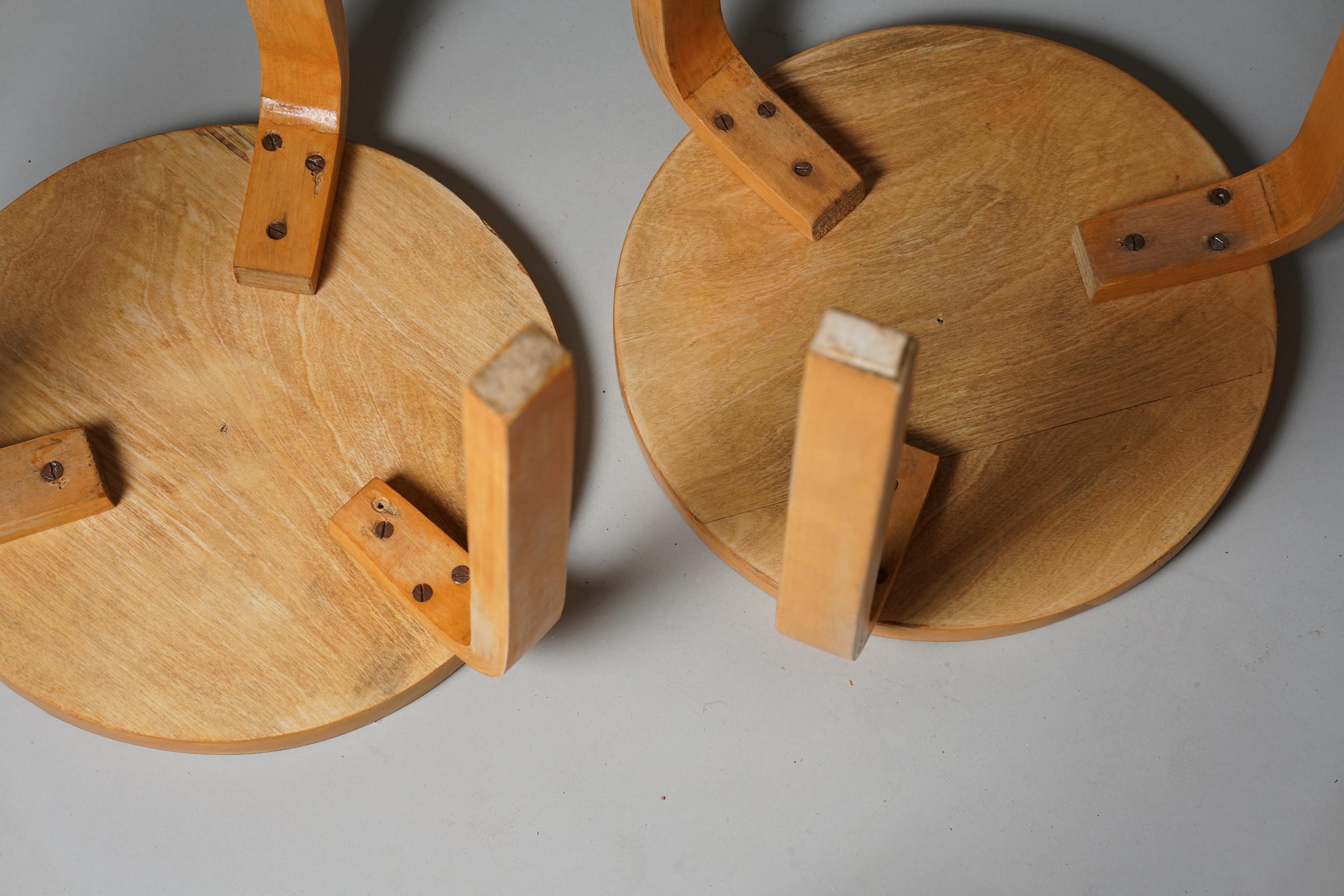 Pair of Teak Aalto Model 60 Stools, Oy Huonekalu- ja Rakennustyötehdas Ab, 1940s For Sale 3