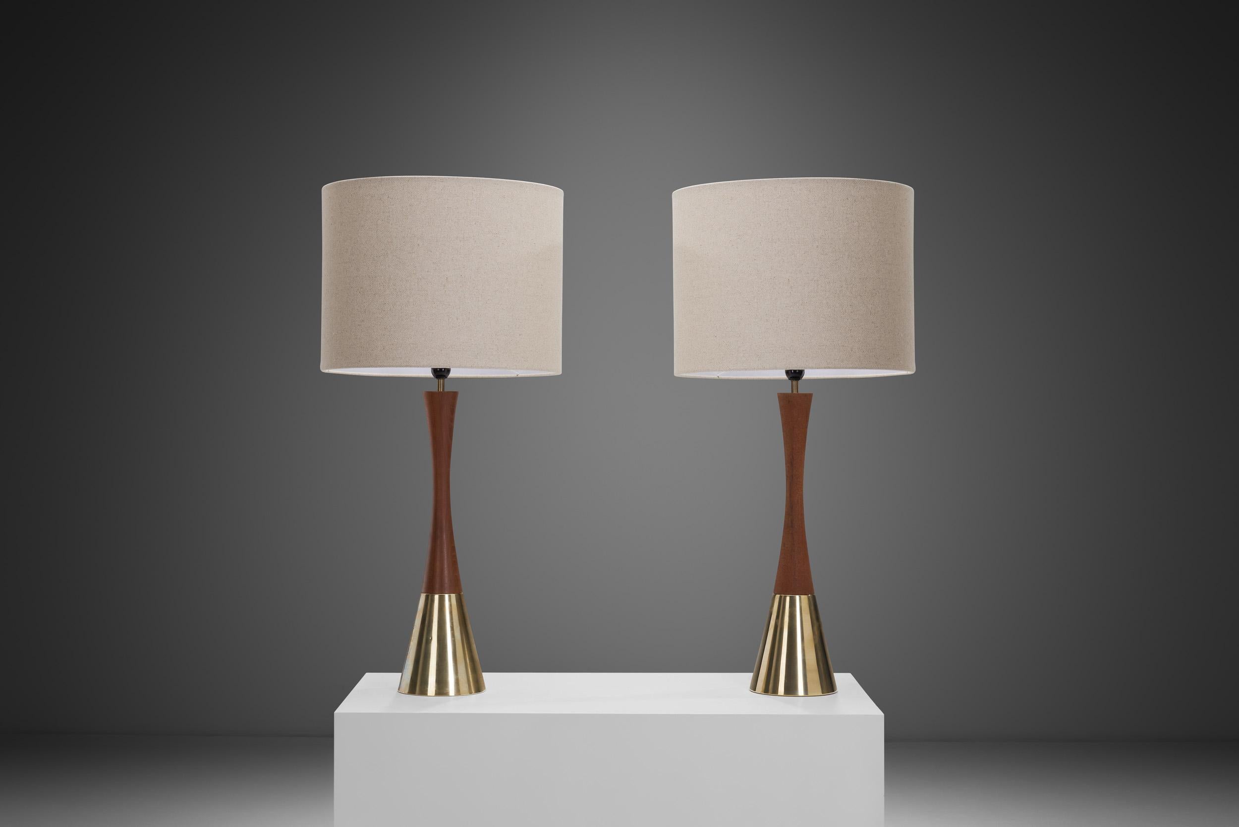 Mid-Century Modern Pair of Teak and Brass Table Lamps by Bergboms, Sweden ca 1970s For Sale
