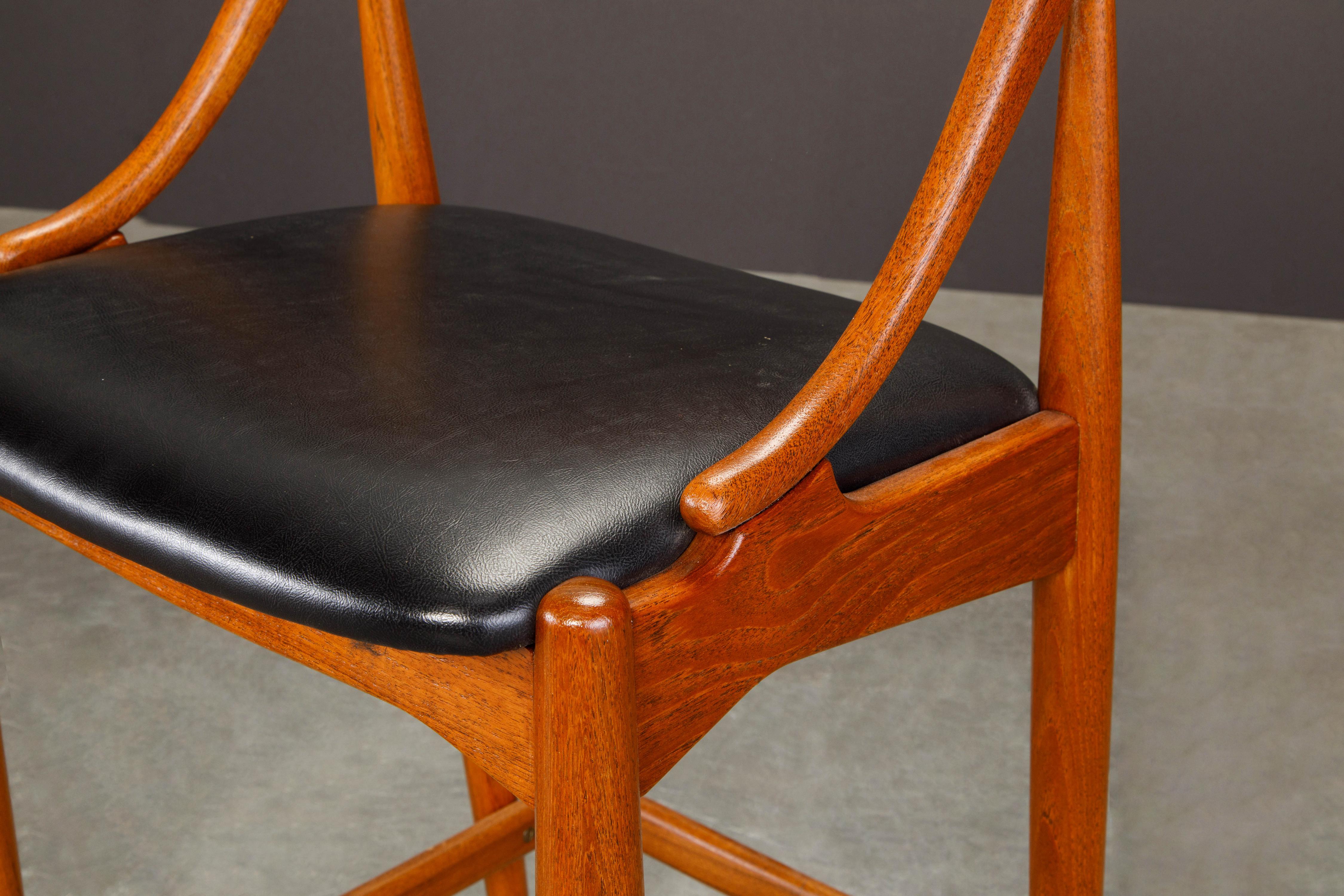 Paire de tabourets de bar en teck et cuir par Johannes Andersen, revernis, vers 1960 en vente 6