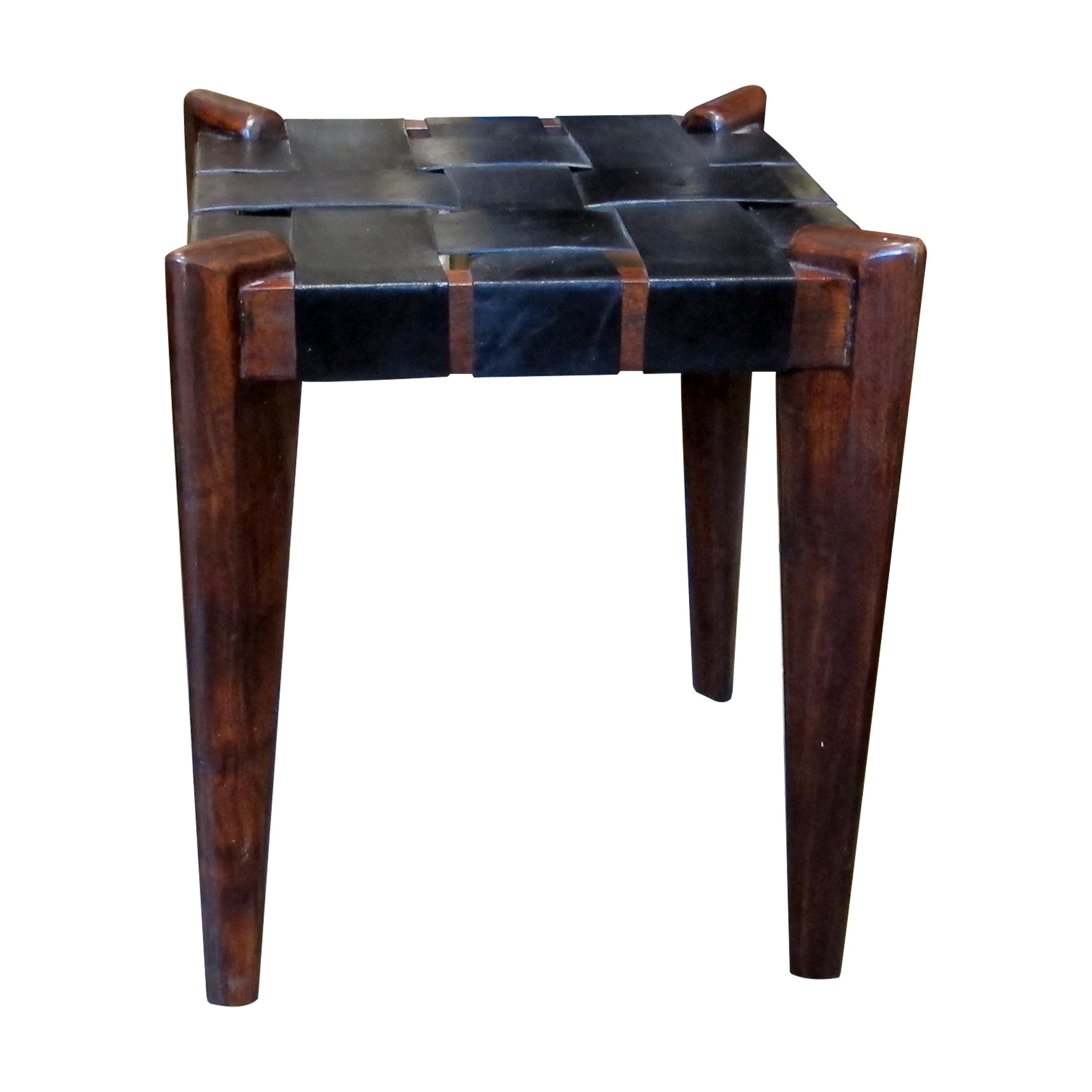 Mid-Century moderno Coppia di sgabelli in teak e pelle, anni '50, American in vendita