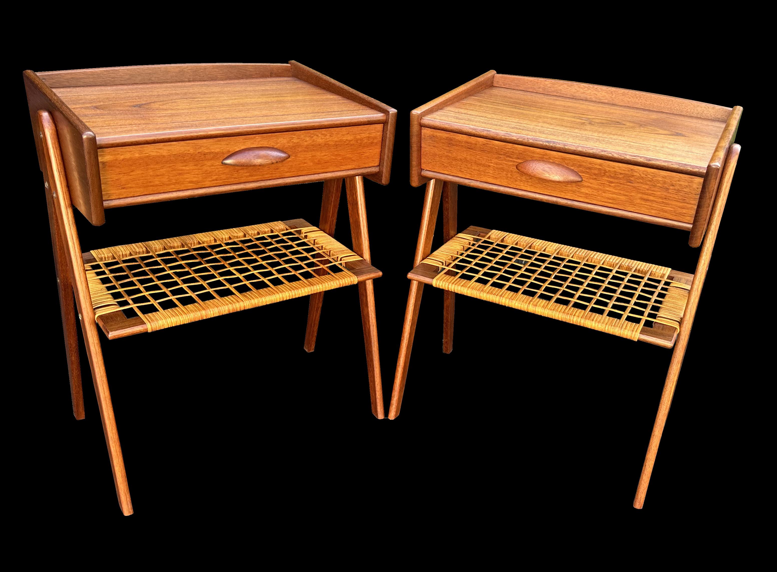 We have 2 pairs of these beautiful bedside tables, both made of Teak with a single drawer and a Rattan undertier.
Both are the same colour and patina, the only difference between one pair and the other is the grain on the tops,each pair match with